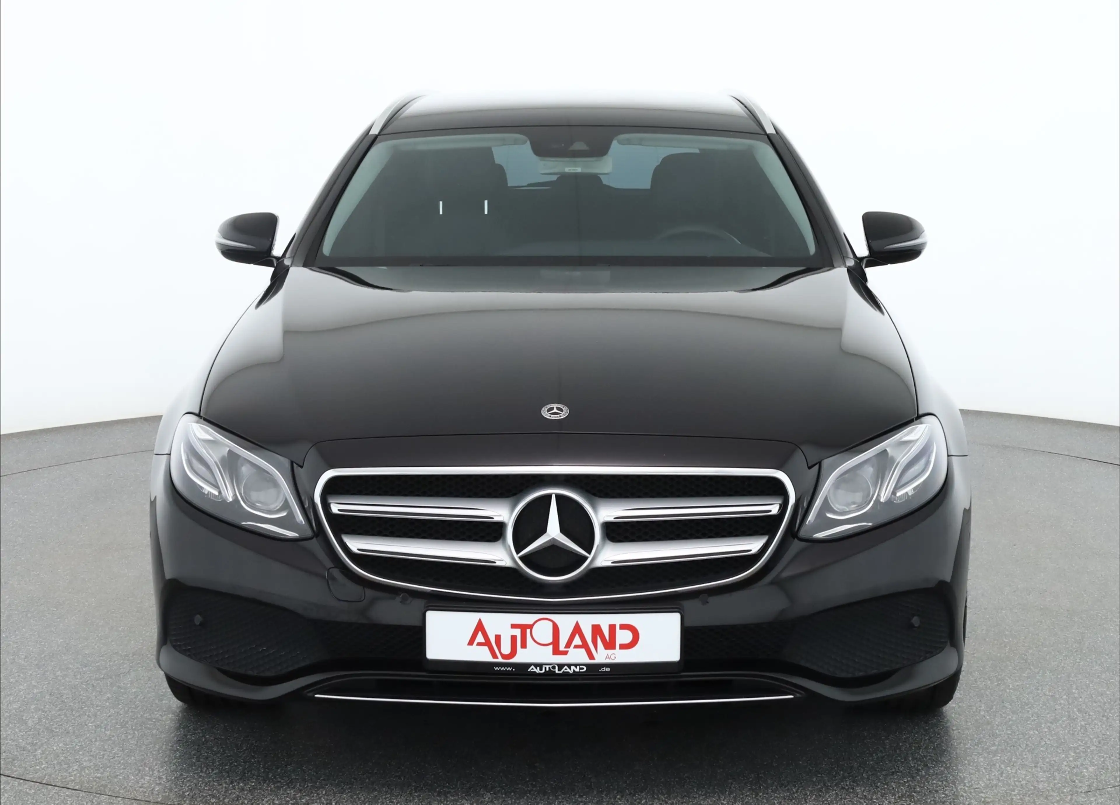 Mercedes-Benz E 200 E200 T Avantgarde LED Navi AHK Kamera — photo 8