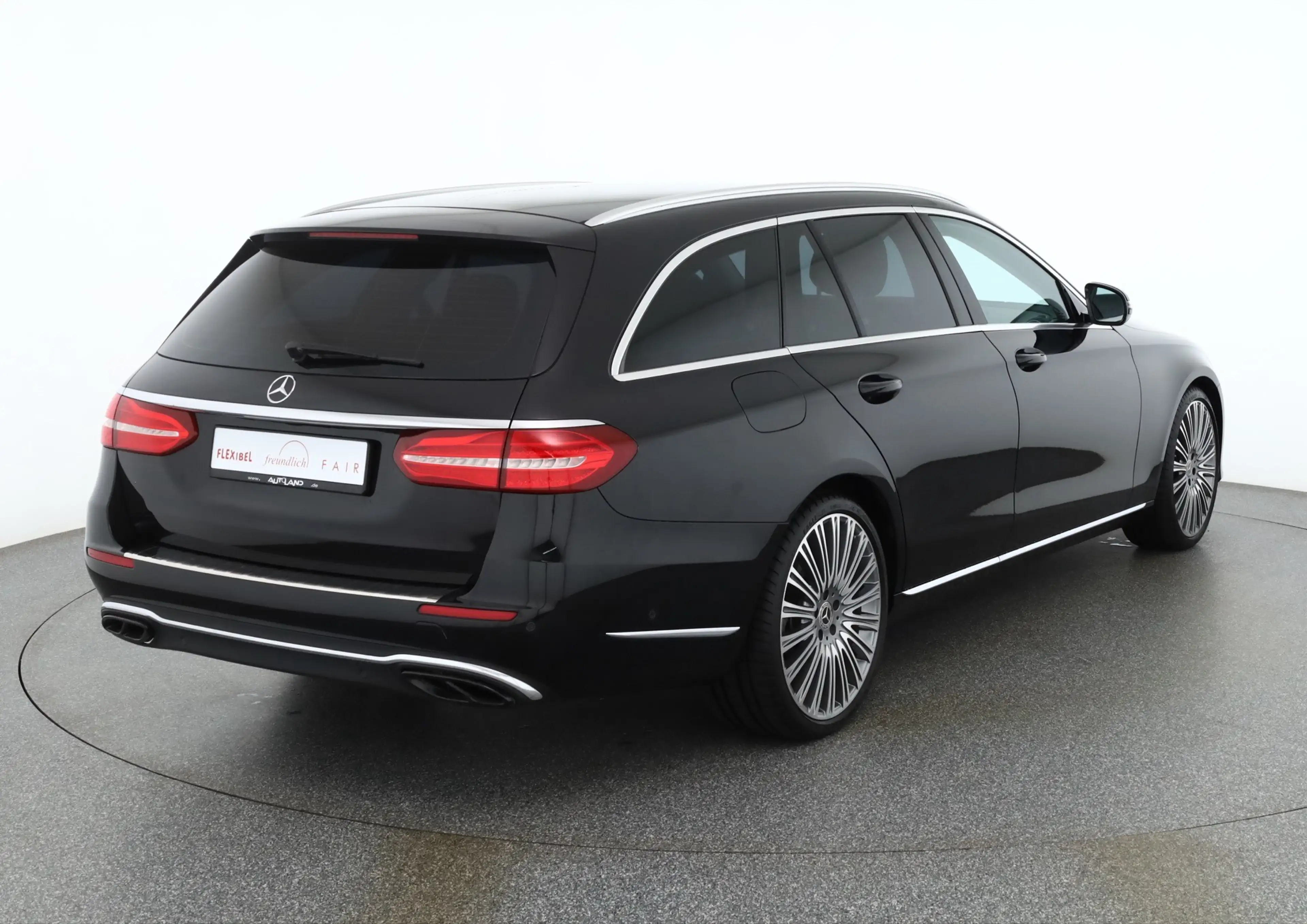 Mercedes-Benz E 200 E200 T Avantgarde LED Navi AHK Kamera — photo 5