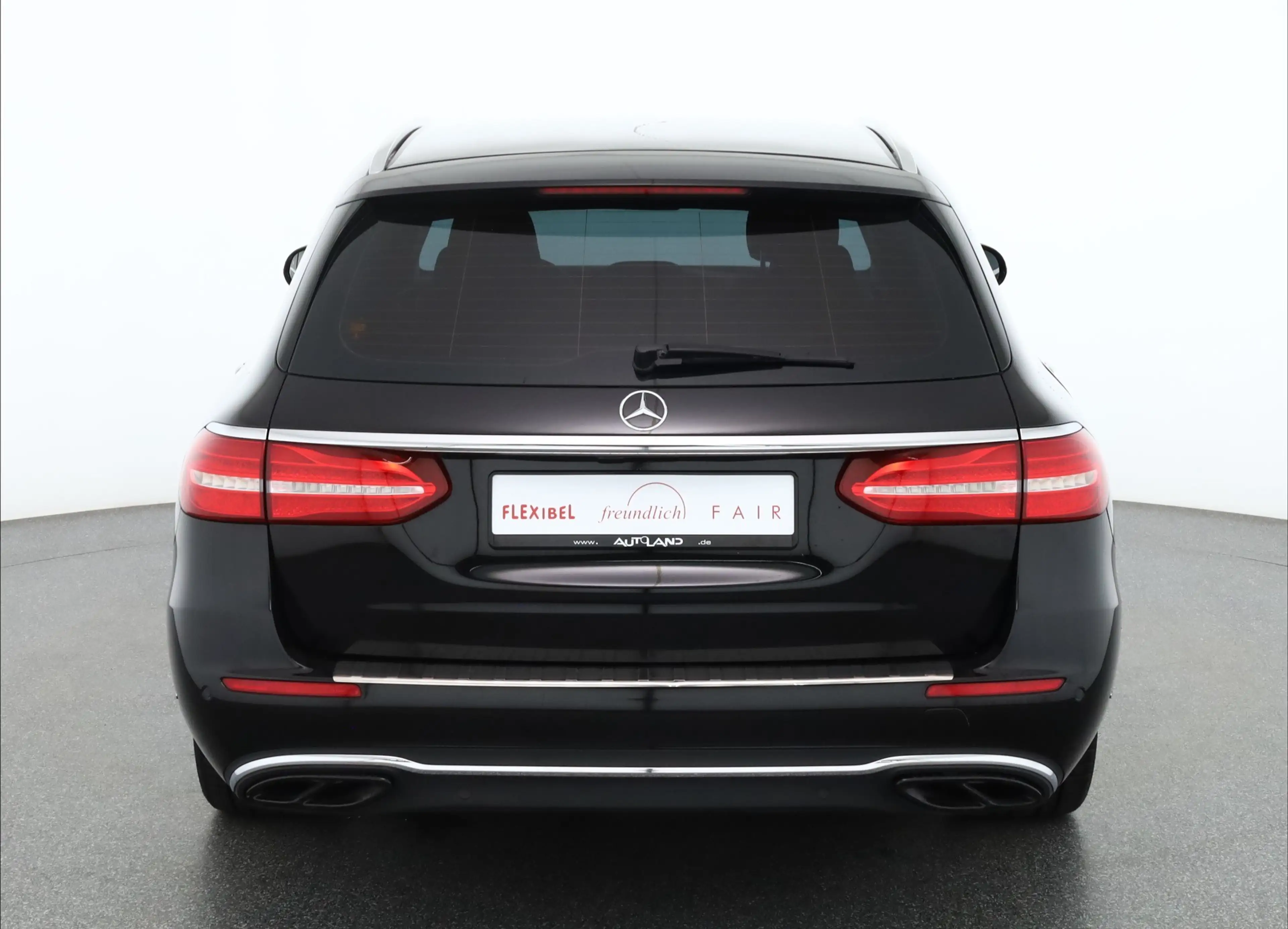 Mercedes-Benz E 200 E200 T Avantgarde LED Navi AHK Kamera — photo 4