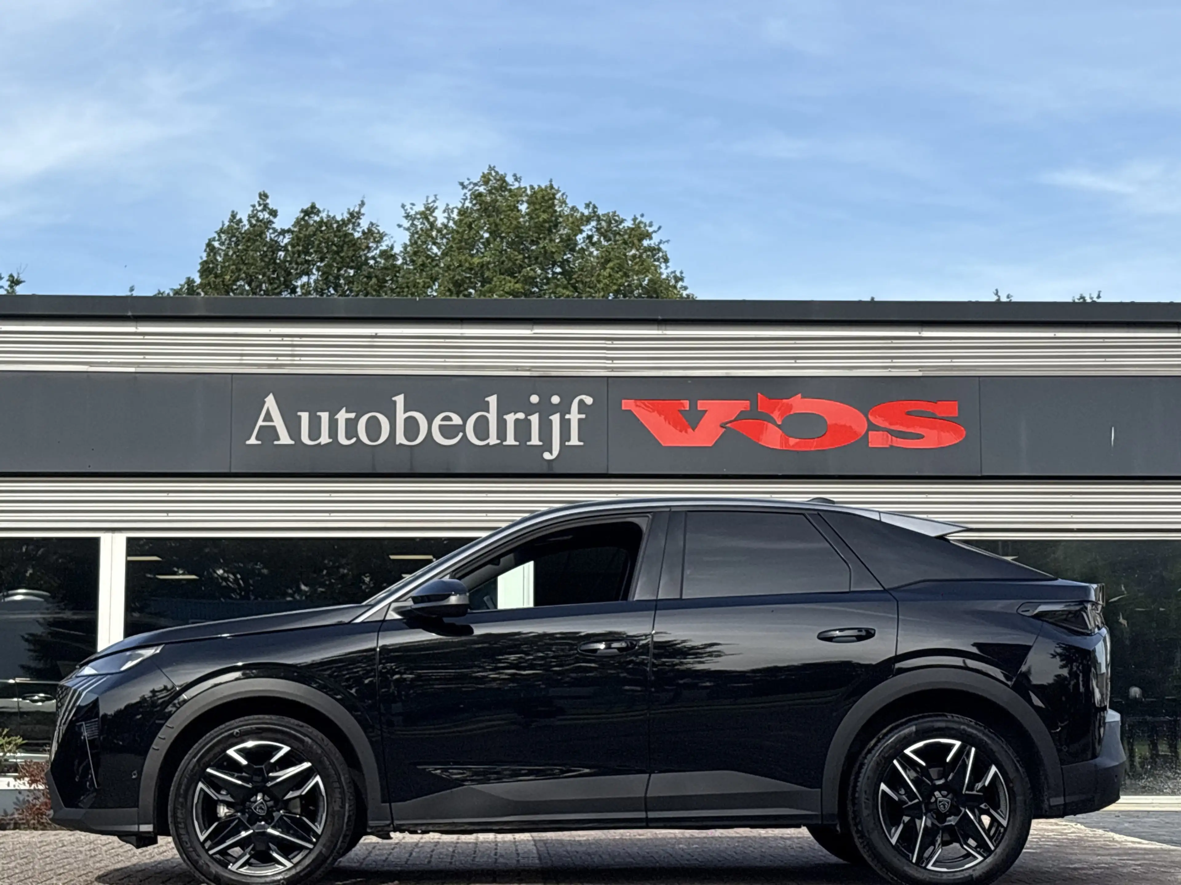 Peugeot 3008 1.2 Hybrid 136 Allure | 360 Camera | Carplay | ACC — photo 3