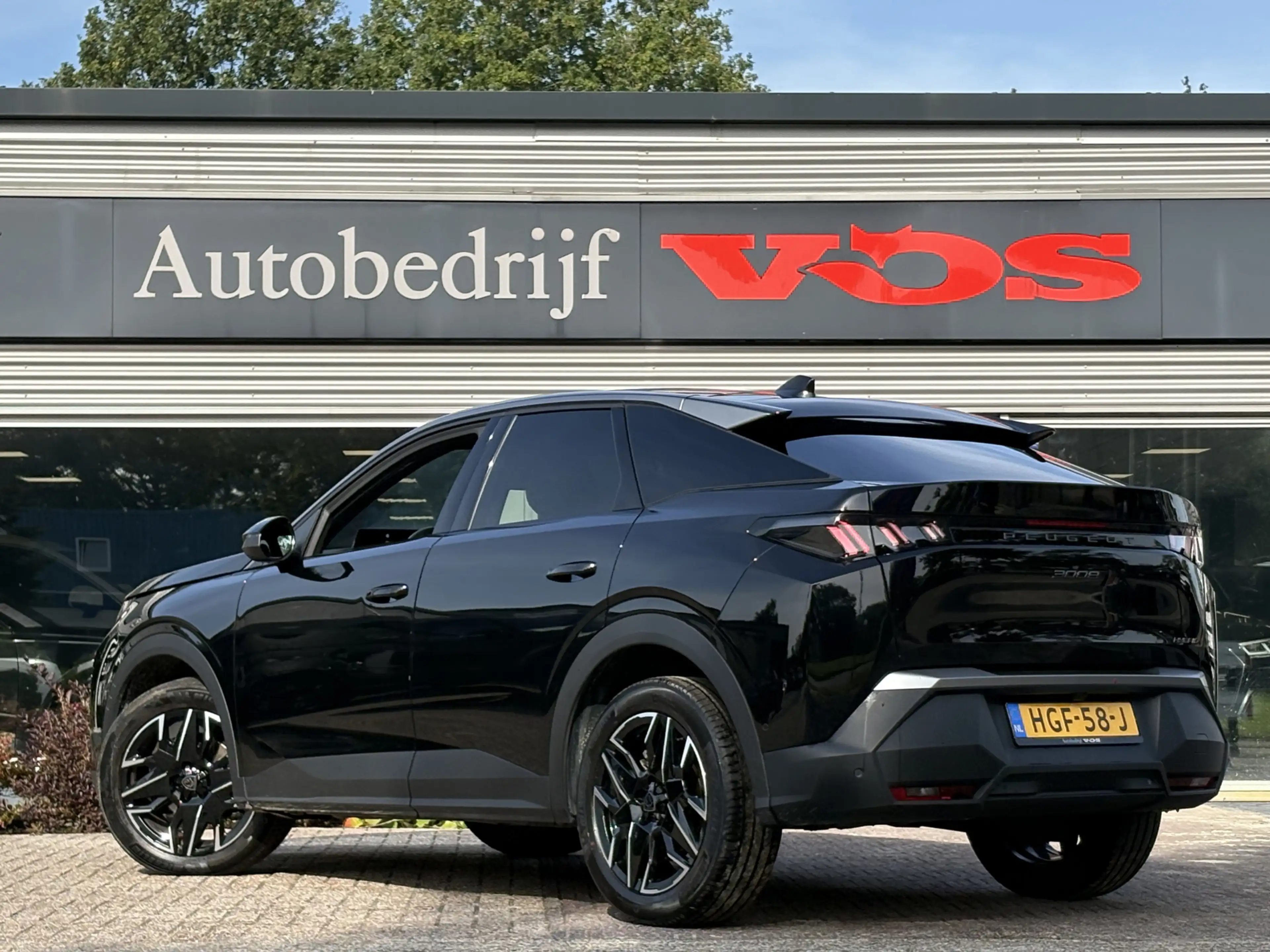 Peugeot 3008 1.2 Hybrid 136 Allure | 360 Camera | Carplay | ACC — photo 5