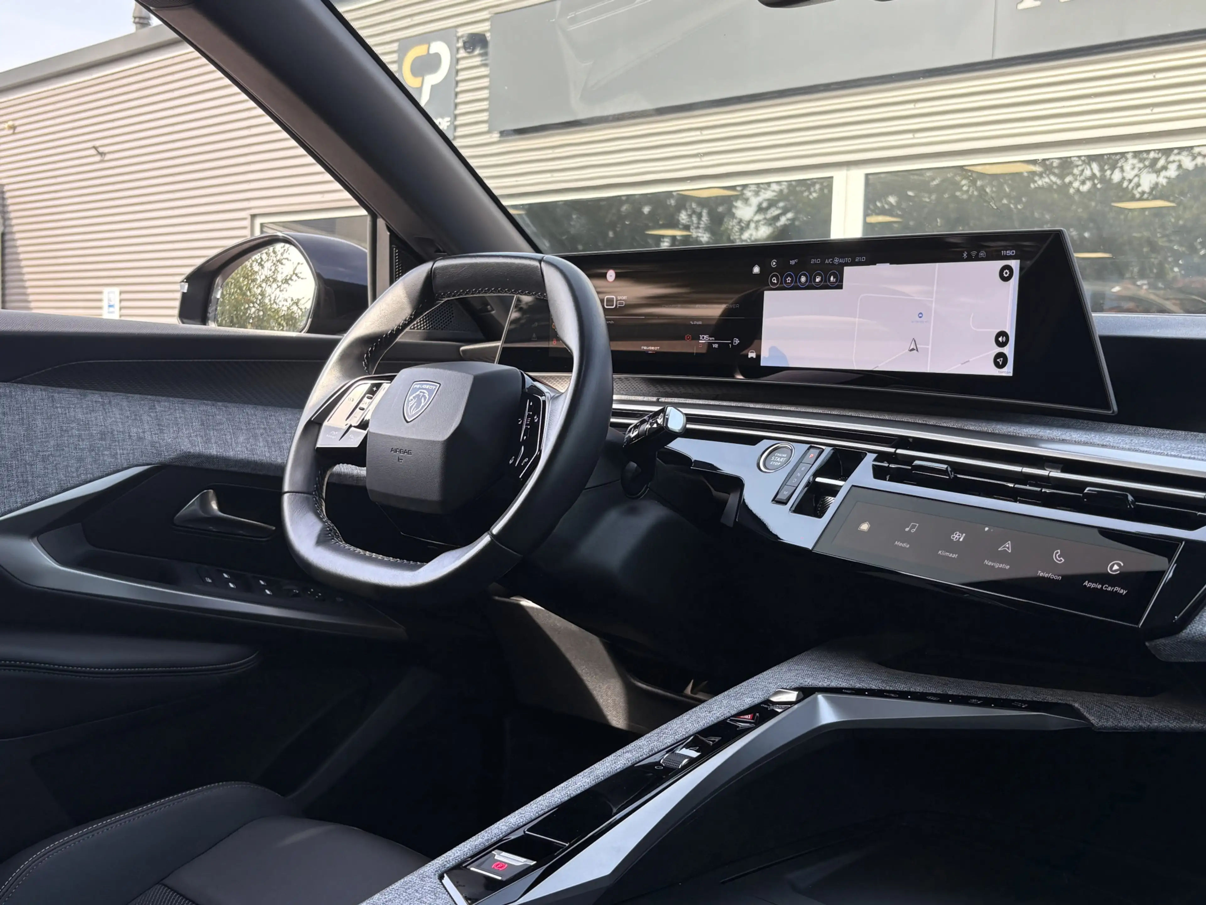 Peugeot 3008 1.2 Hybrid 136 Allure | 360 Camera | Carplay | ACC — photo 6