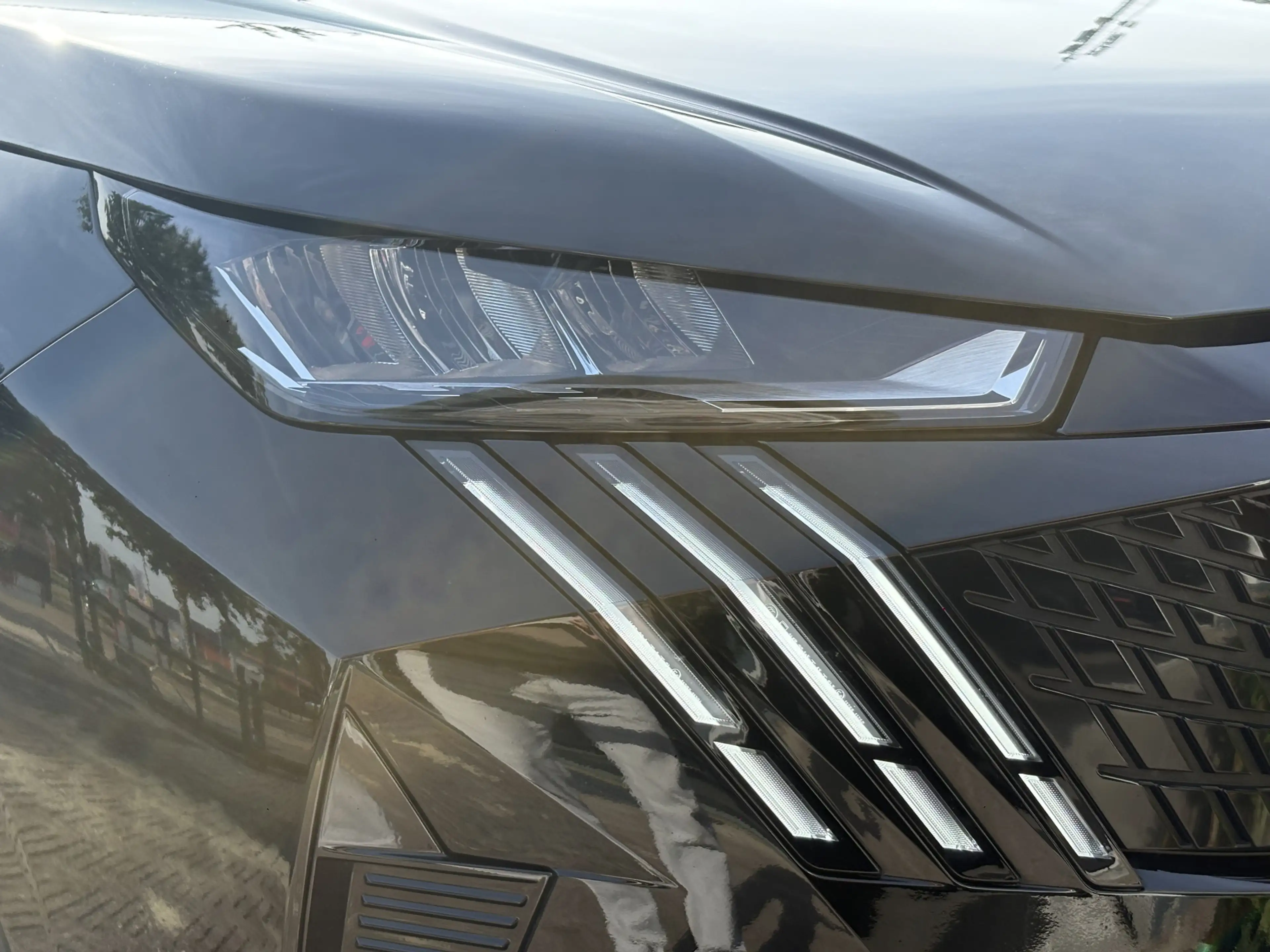 Peugeot 3008 1.2 Hybrid 136 Allure | 360 Camera | Carplay | ACC — photo 13