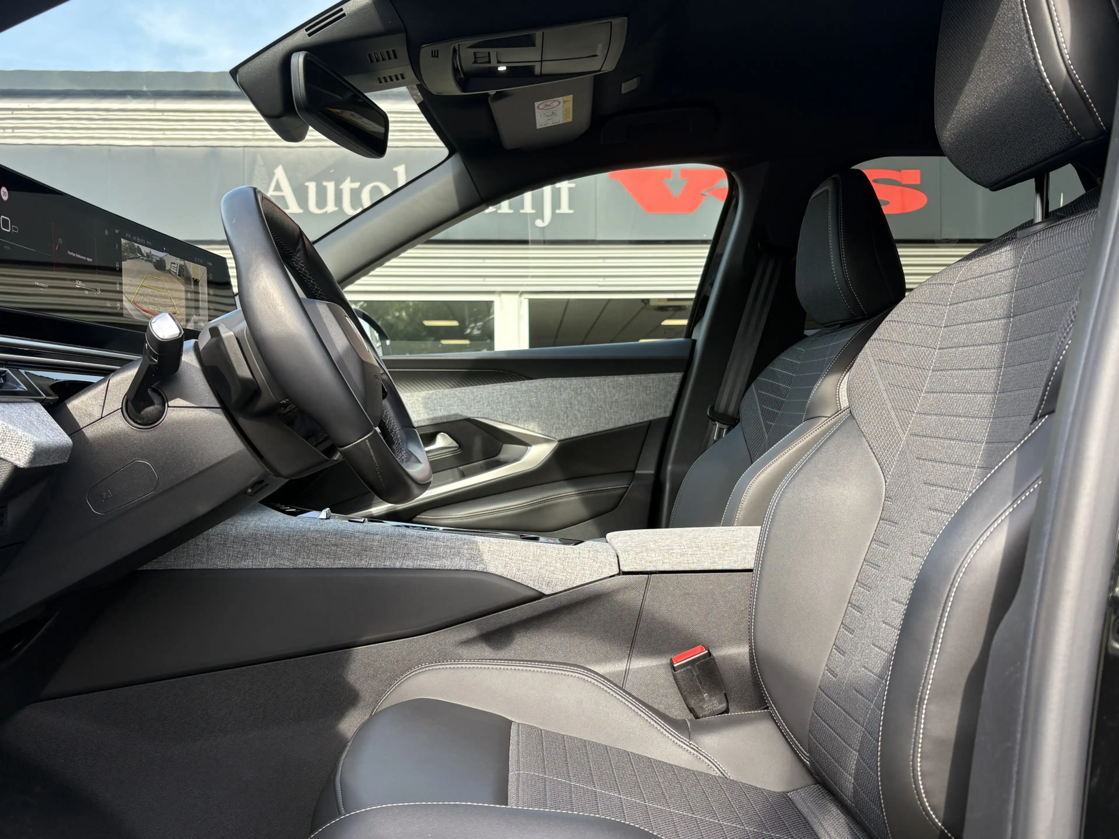 Peugeot 3008 1.2 Hybrid 136 Allure | 360 Camera | Carplay | ACC — photo 4
