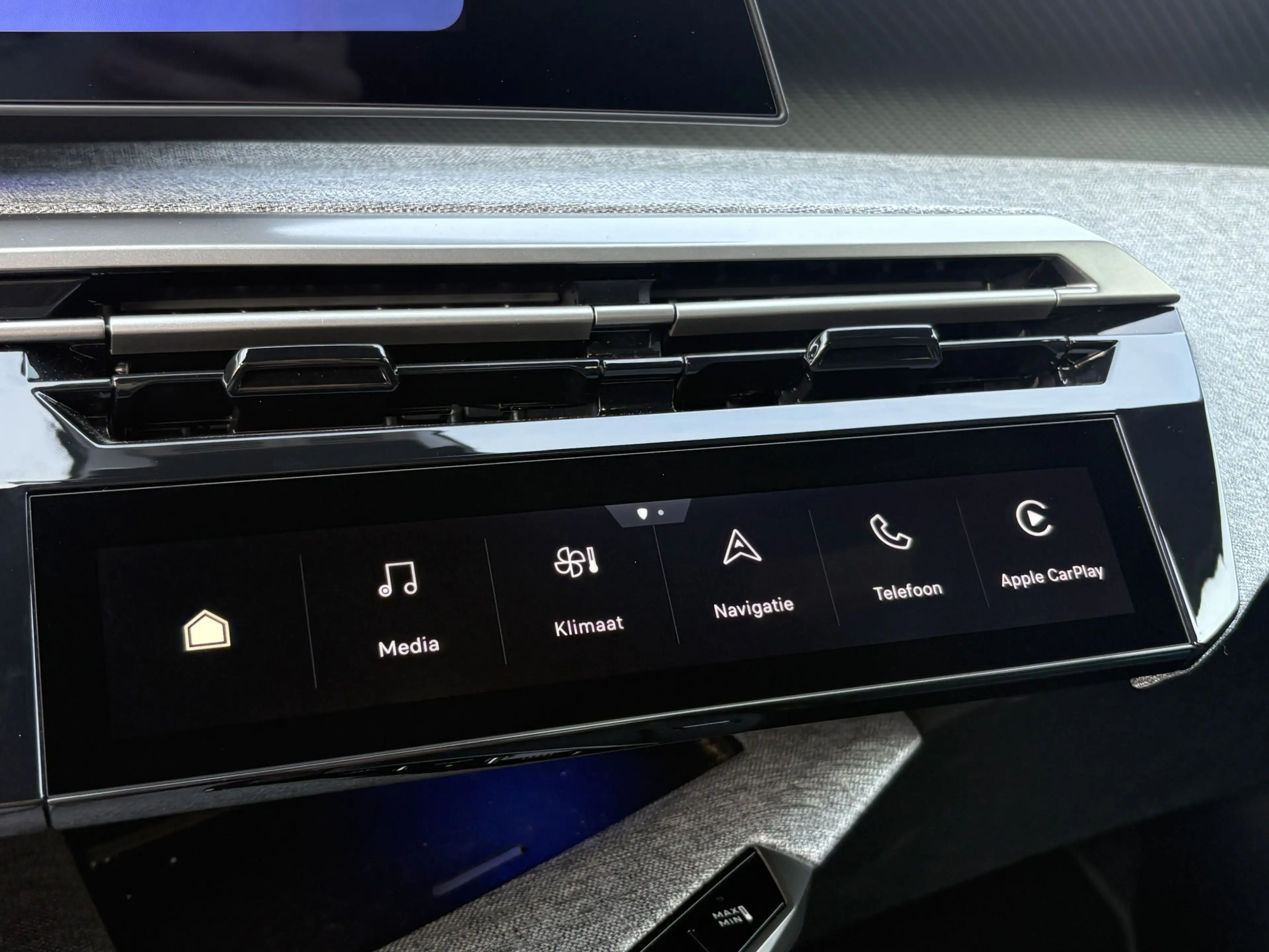 Peugeot 3008 1.2 Hybrid 136 Allure | 360 Camera | Carplay | ACC — photo 25