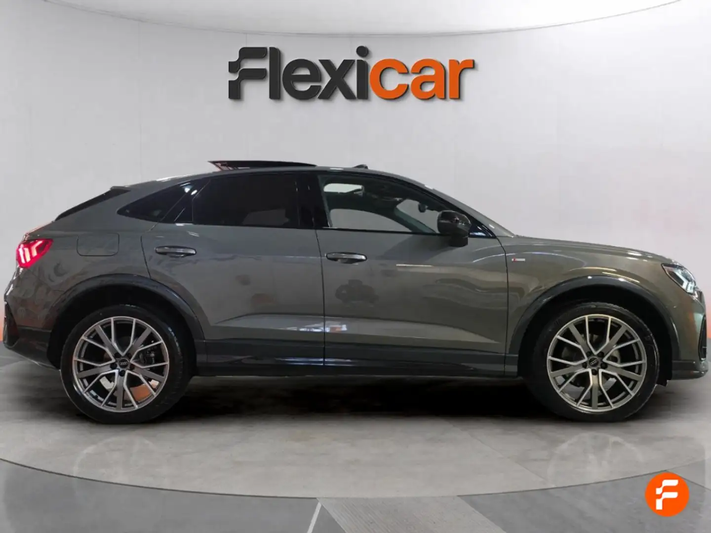Audi Q3 35 TDI Black line quattro S tronic 110kW Gris - 2