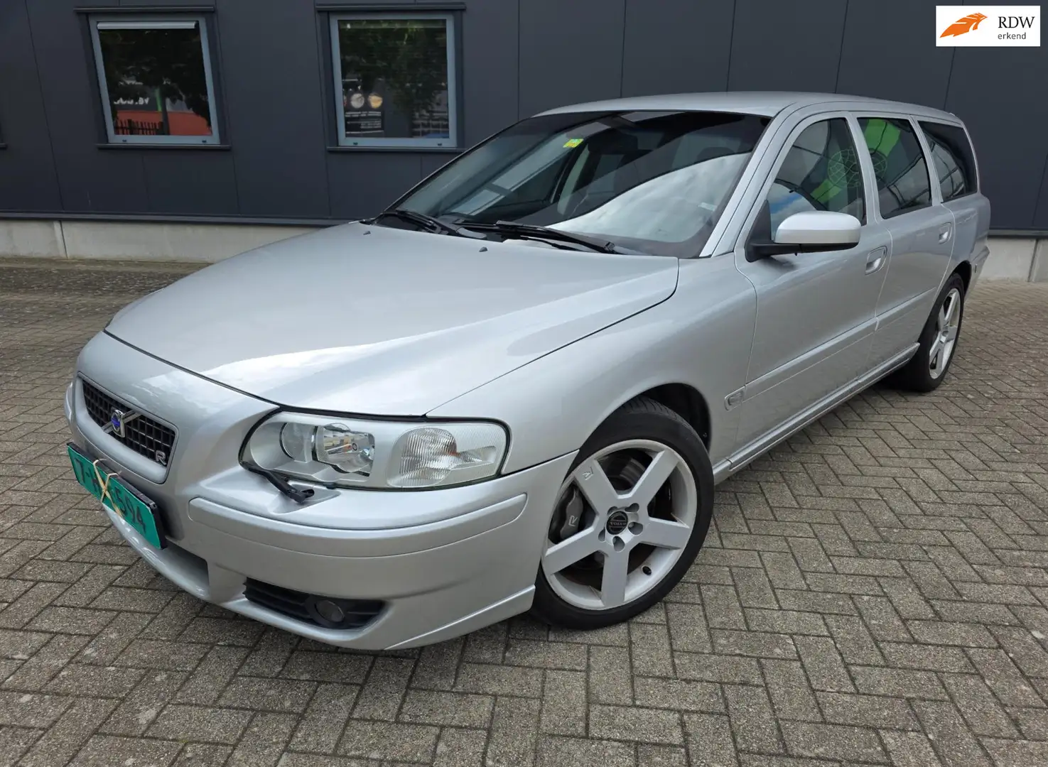 Volvo V70 2.5 R, netto ex BTW € 12.950, handgeschakeld, bijt Argent - 1