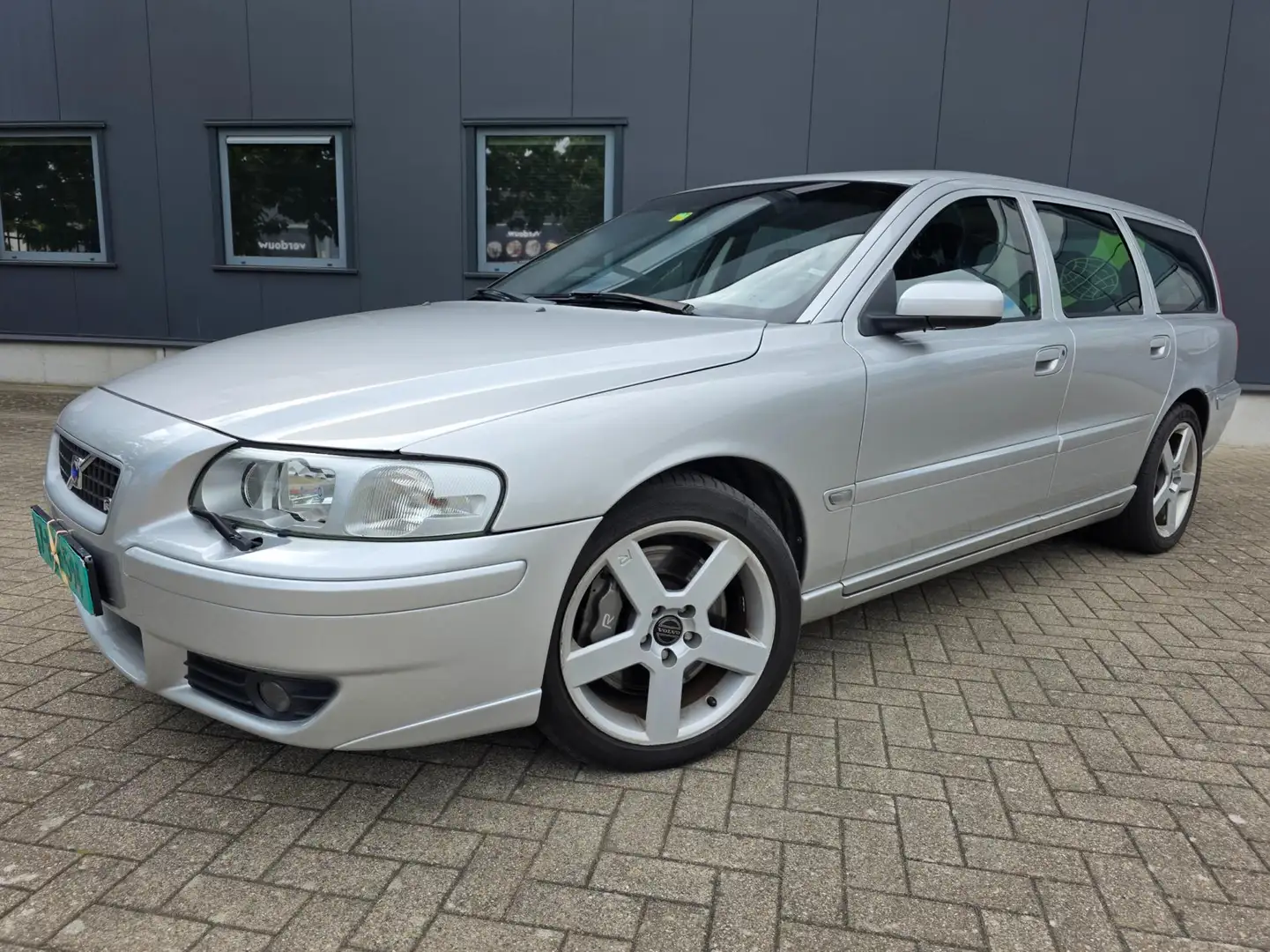 Volvo V70 2.5 R, netto ex BTW € 12.950, handgeschakeld, bijt Argent - 2
