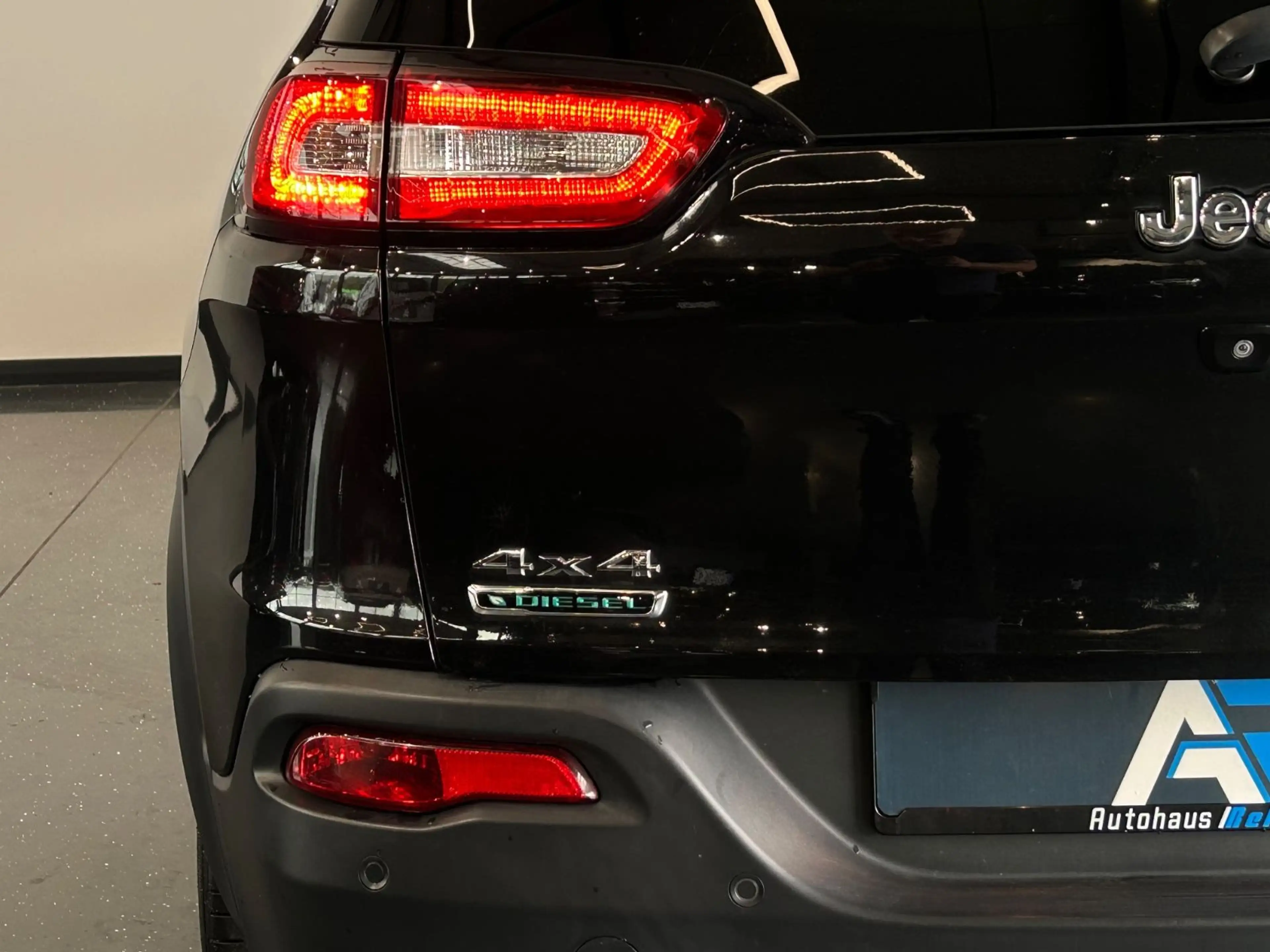 Jeep Cherokee Limited 4WD*LED*LEDER*NAVI*KAMERA* — photo 14