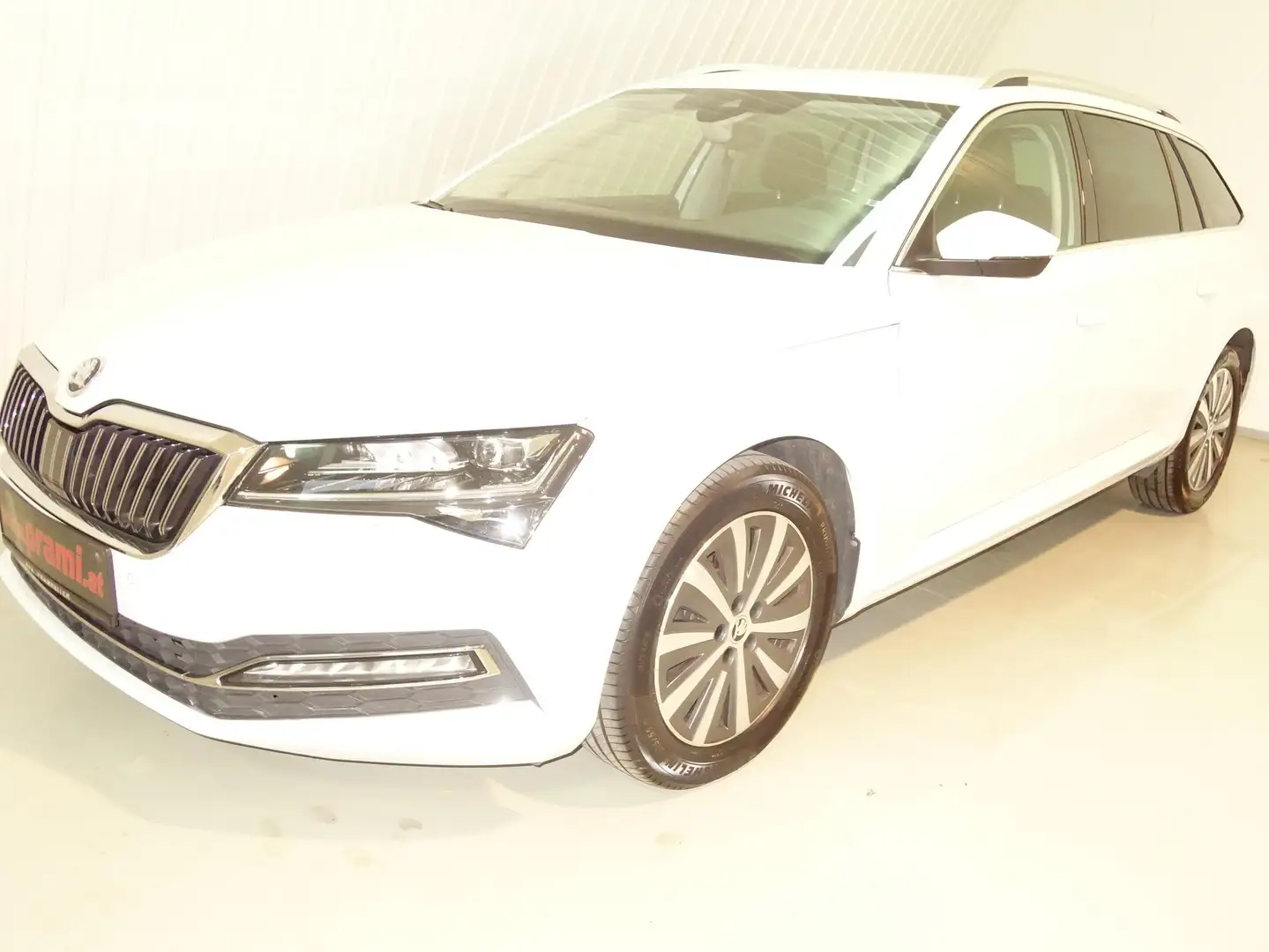 Skoda Superb Skoda SUPERB Combi Style TDI DSG AHK Weiß - 1