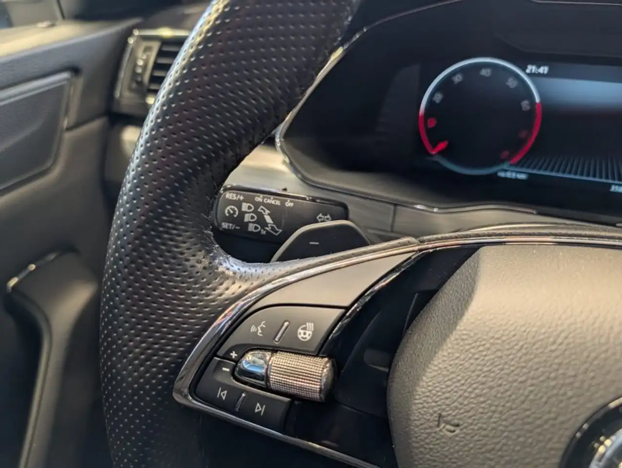 Skoda Superb Combi 1,5TSI DSG Navi/Kamera/el.Klappe/Kessy, миниатюра 12