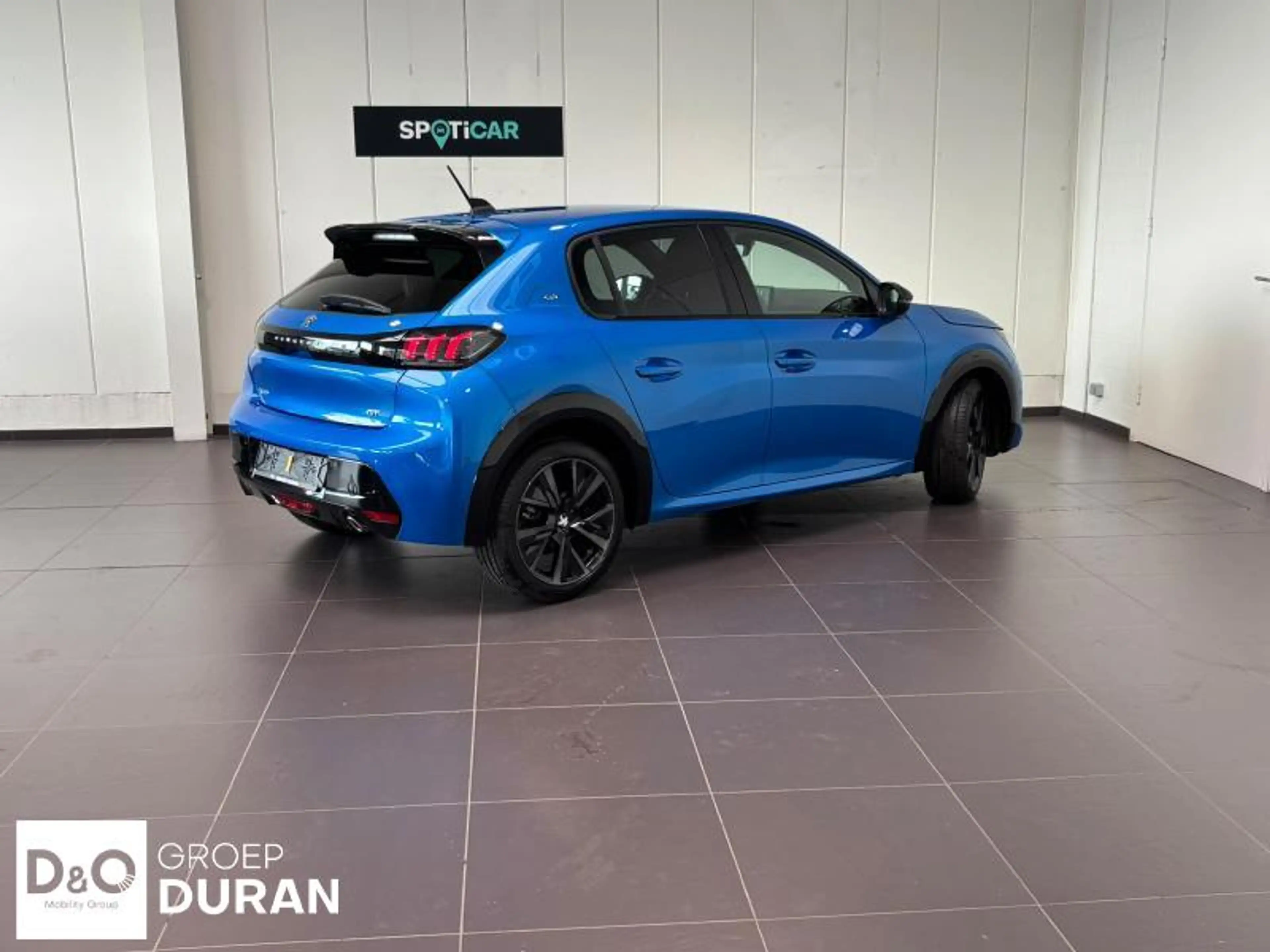 Peugeot 208 GT 1.2 Turbo EAT8 — photo 6