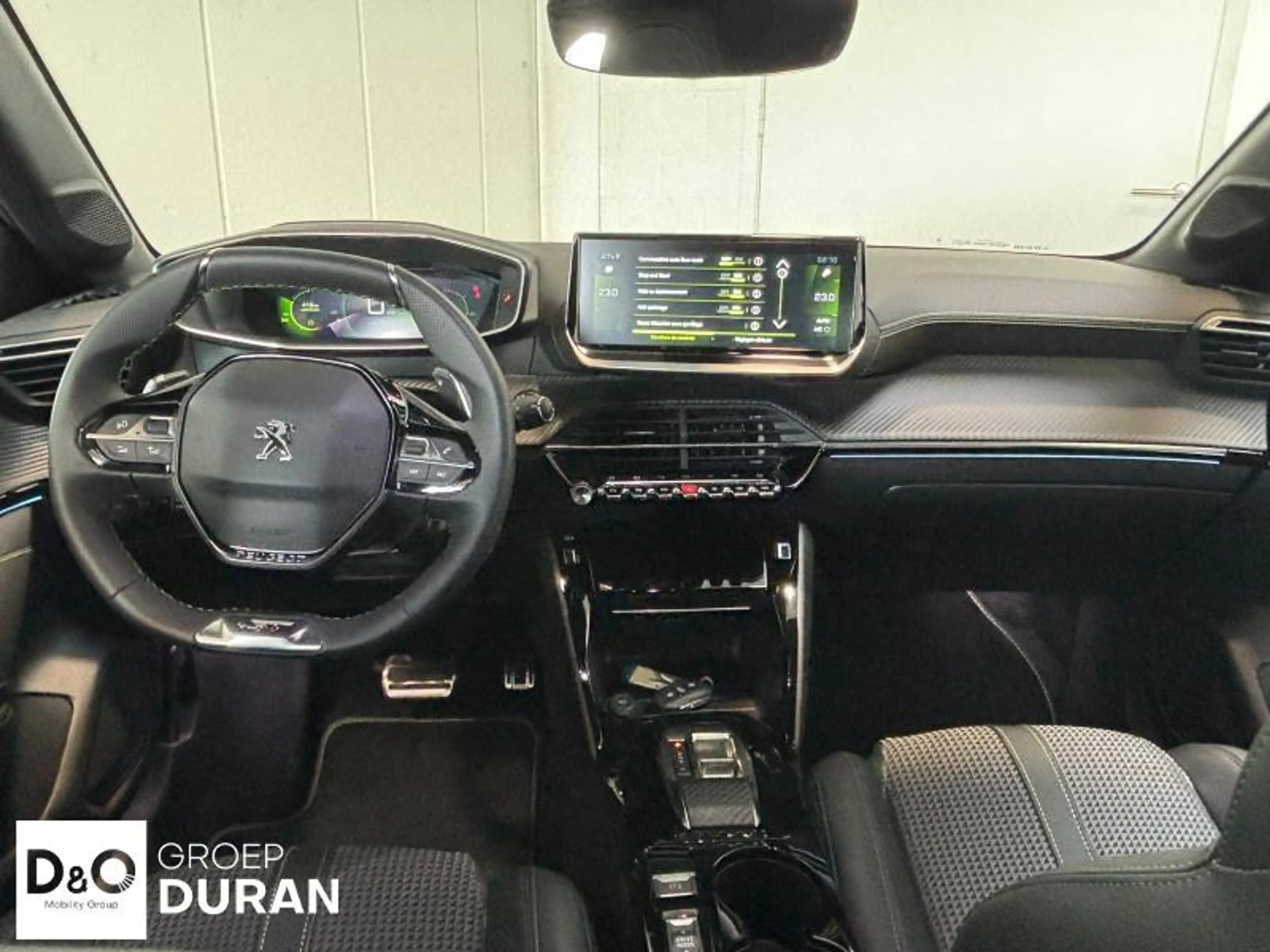 Peugeot 208 GT 1.2 Turbo EAT8 — photo 10