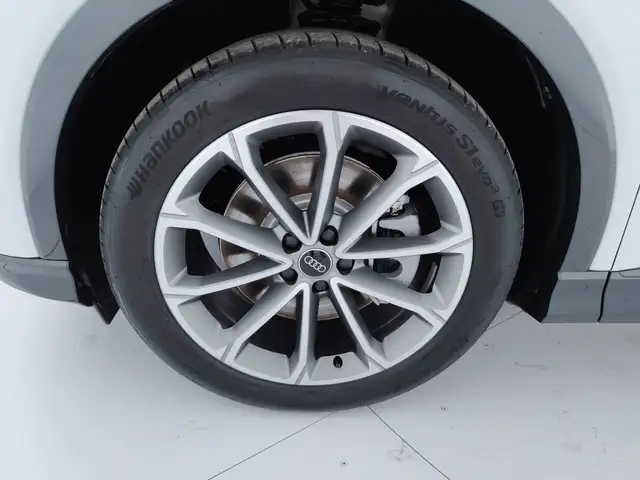 Audi Q4 E-Tron view 8