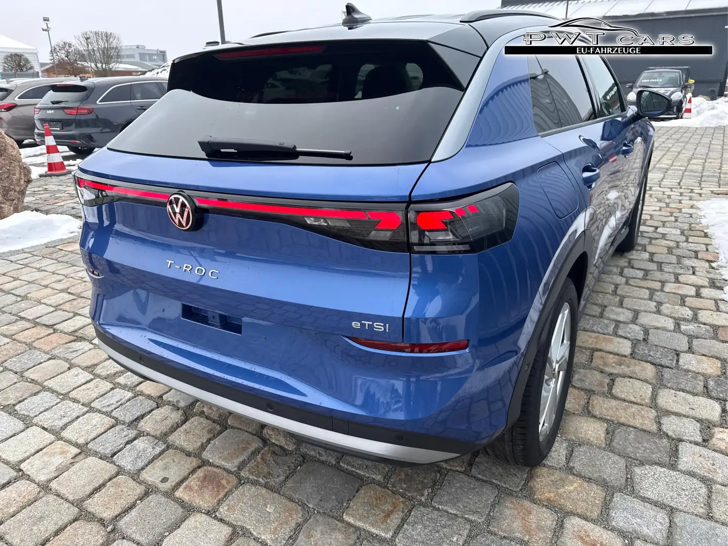 Volkswagen T-Roc Life/Style Paket 1,5 eTSI  150 PS DSG-NEUES MOD... Blau - 2