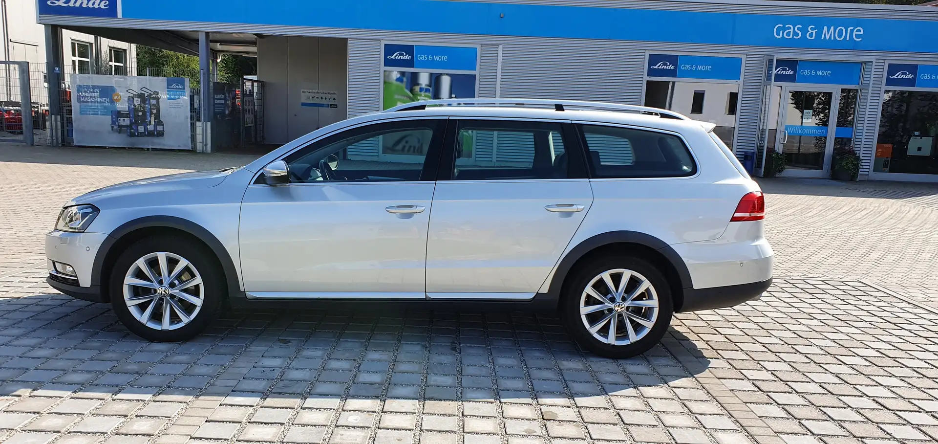 Volkswagen Passat Alltrack Passat Alltrack 2.0 TDI 4Motion DSG BlueMotion Tec Argintiu - 2