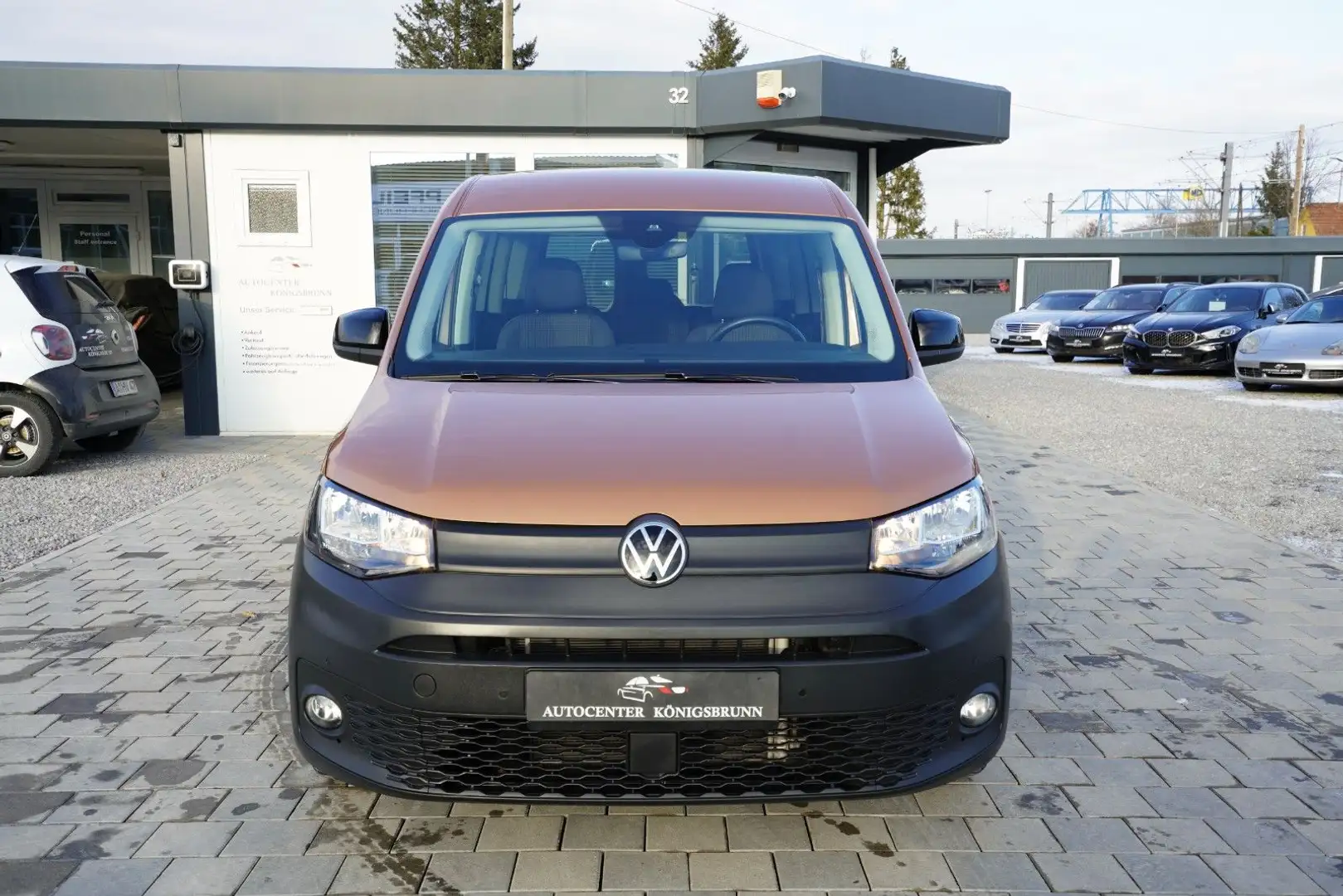 Volkswagen Caddy Basis 2.0 TDI*1.Hand*Automatik*Navi*Tempo* Gold - 2