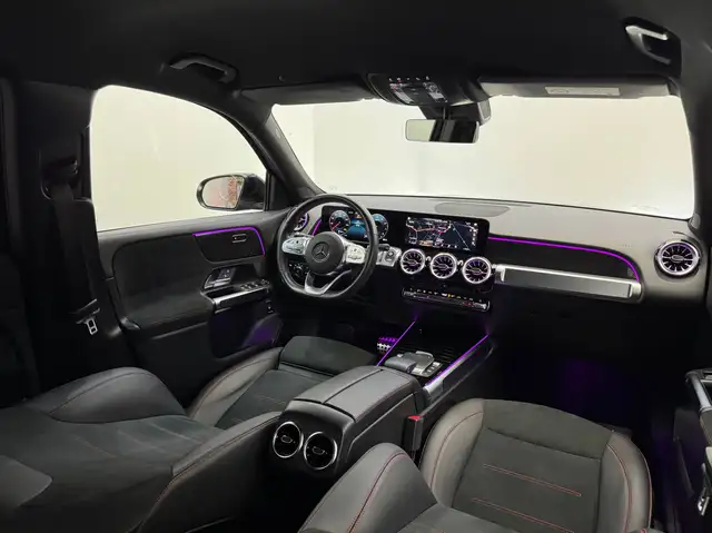 Mercedes-Benz GLB view 9