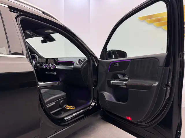 Mercedes-Benz GLB view 15