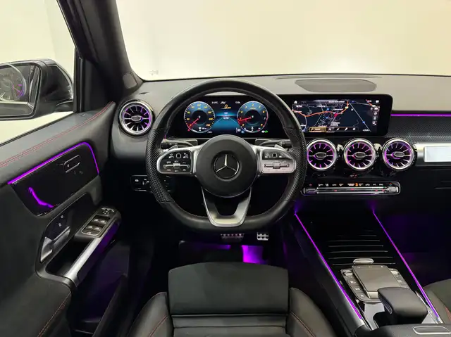 Mercedes-Benz GLB view 10