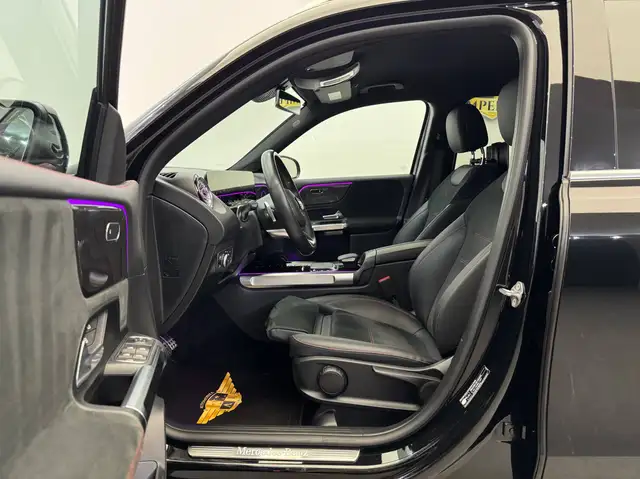 Mercedes-Benz GLB view 12