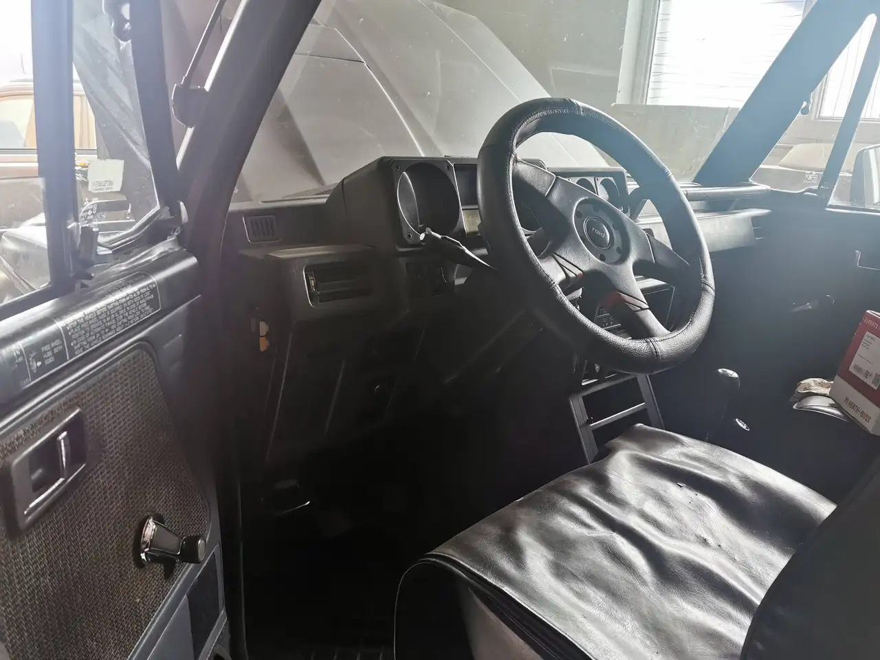 Mitsubishi Pajero 2500 Turbo, foto 3