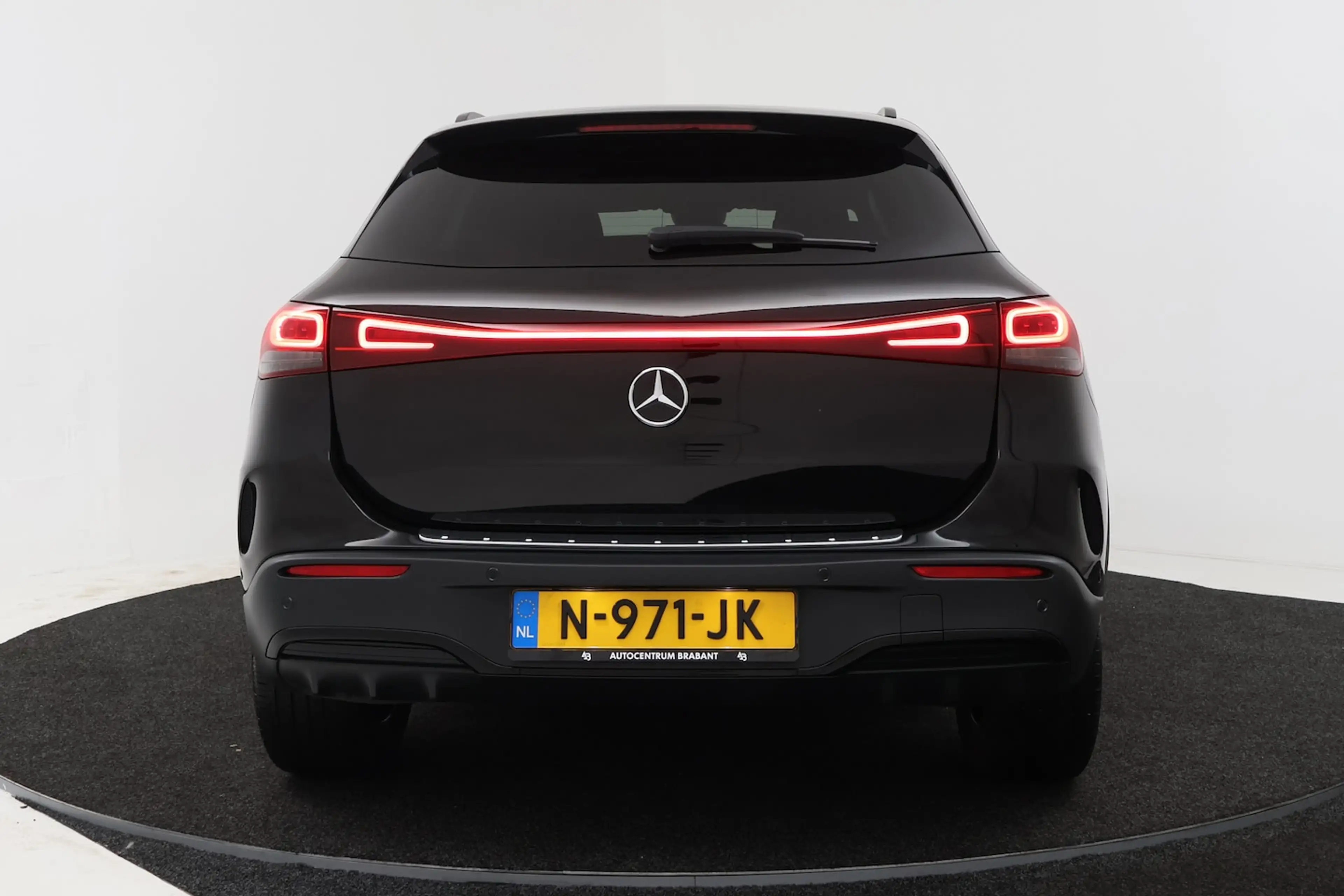Mercedes-Benz EQA 250 Business Solution AMG 67 kWh SOH 97% (SFEERVERLICH — photo 9