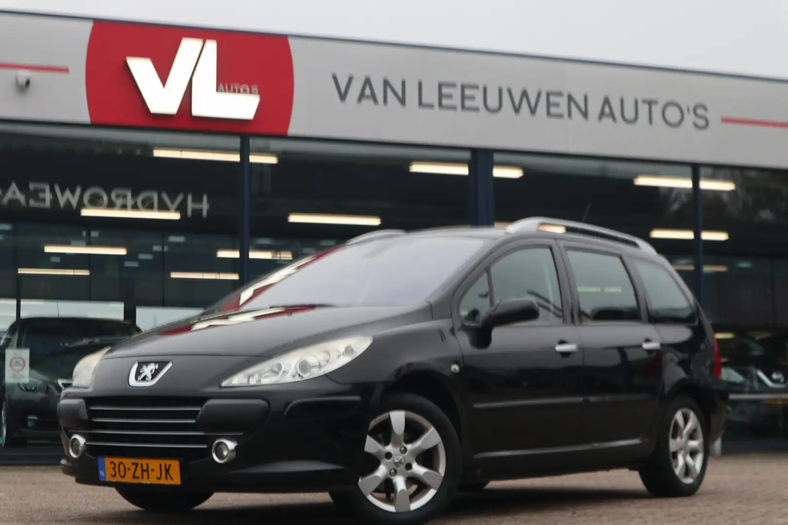 Peugeot 307 SW 2.0-16V Premium | Navigatie | Pano | Trekhaak | Чёрный - 1