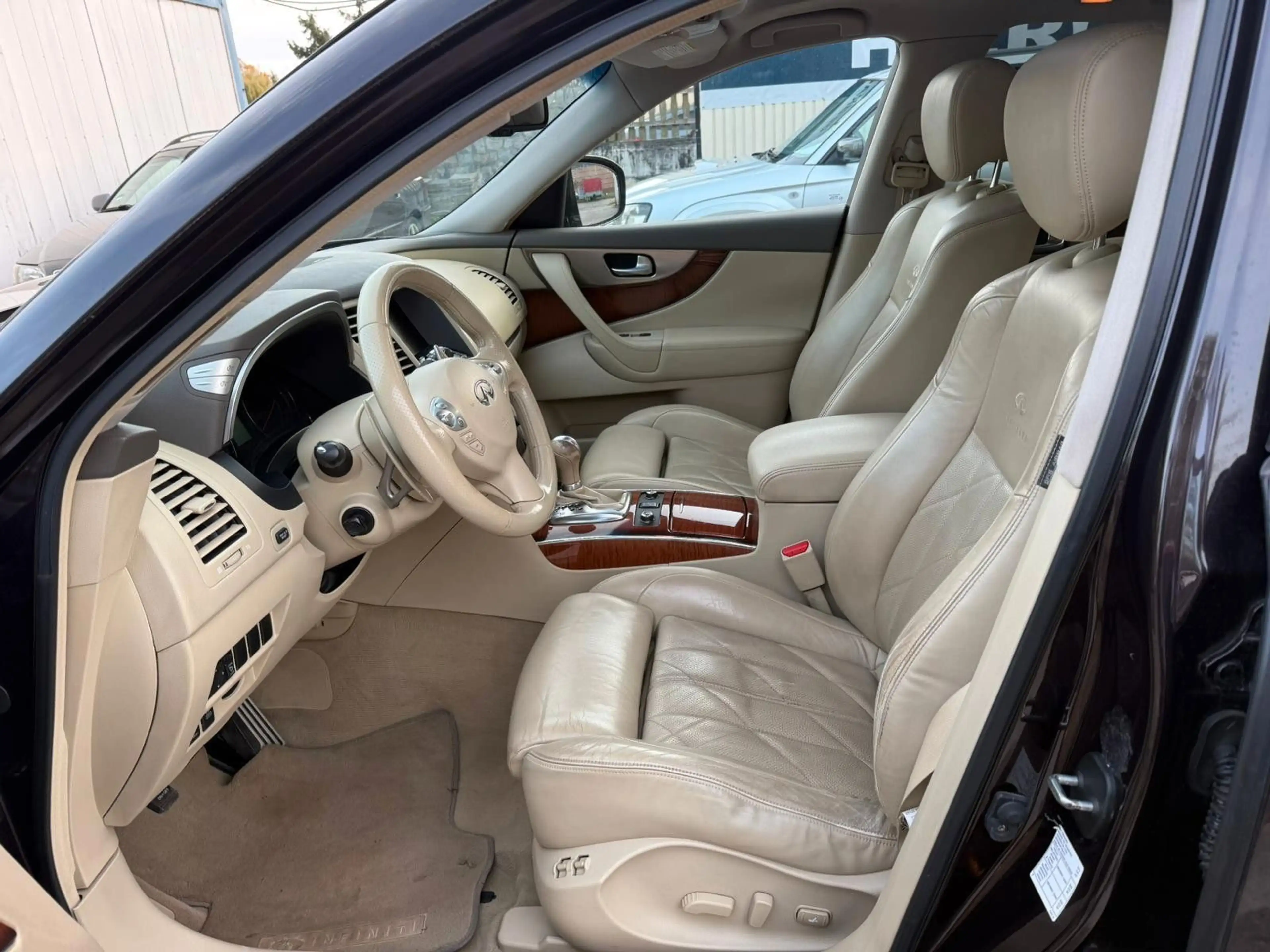 Infiniti FX 30d V6 AWD GT*TOP*LEDER*SHZ*TUV NEU* — photo 11