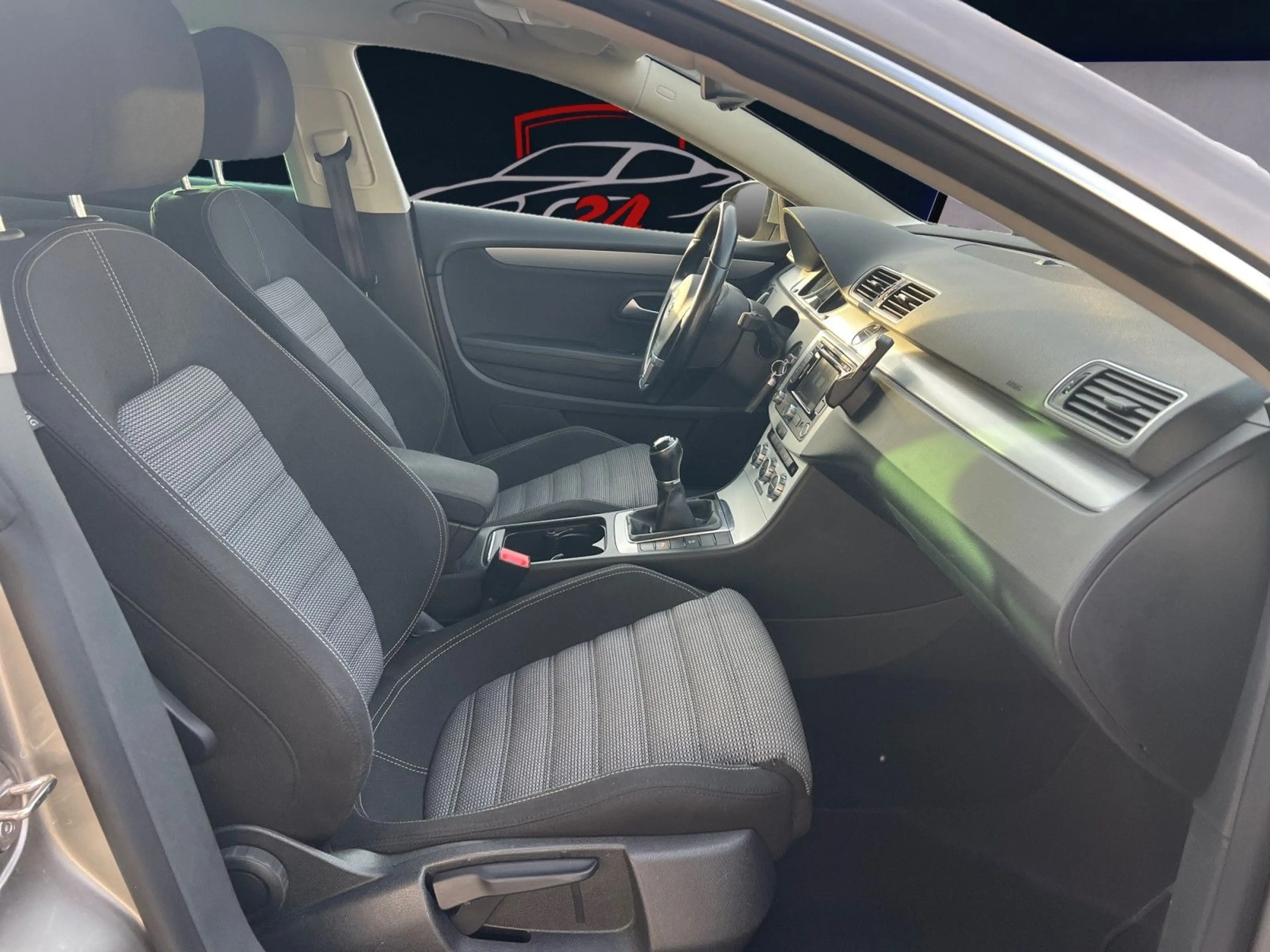 Volkswagen CC Basis / Navigation / Tempomat — photo 9