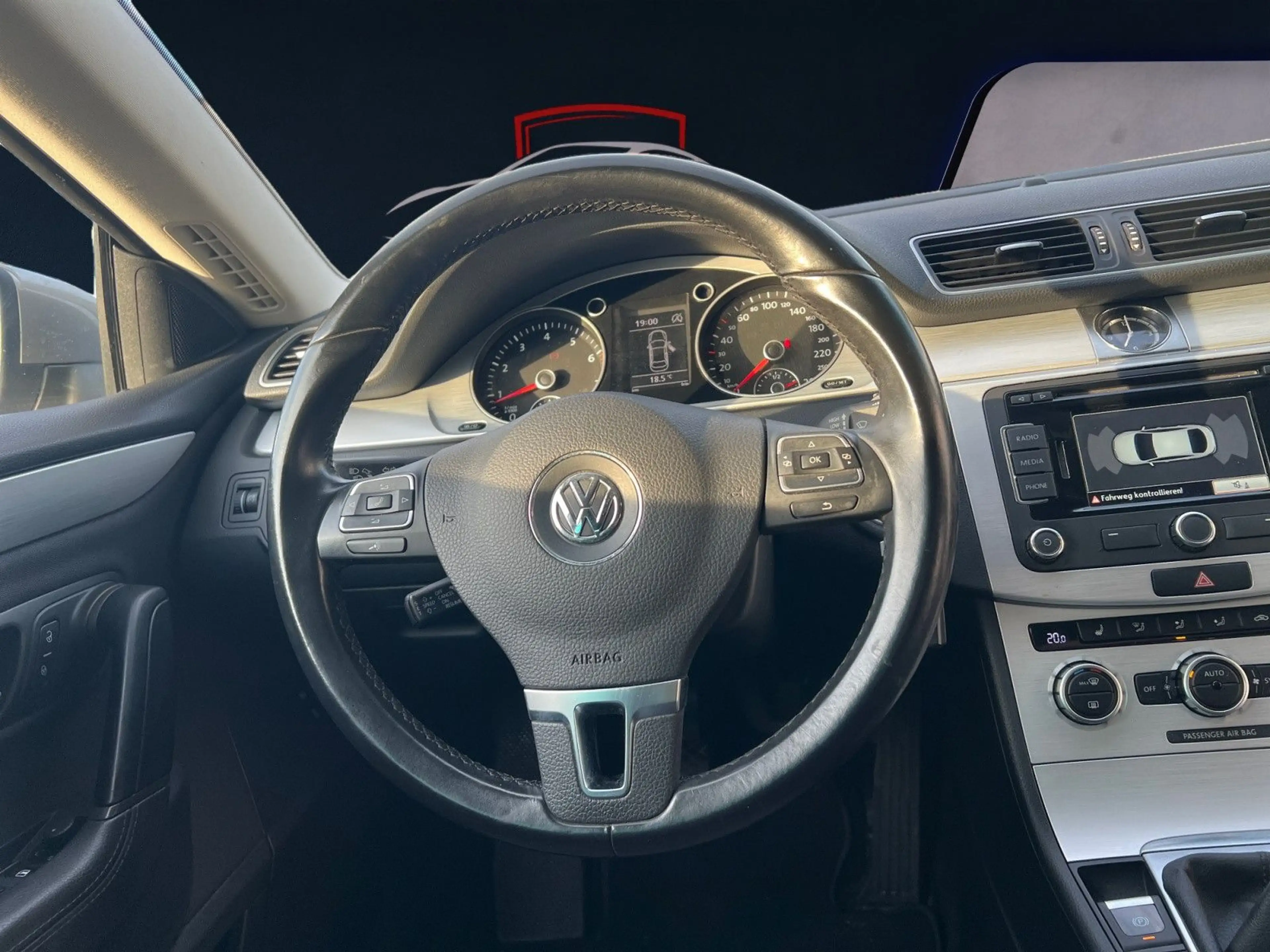 Volkswagen CC Basis / Navigation / Tempomat — photo 13