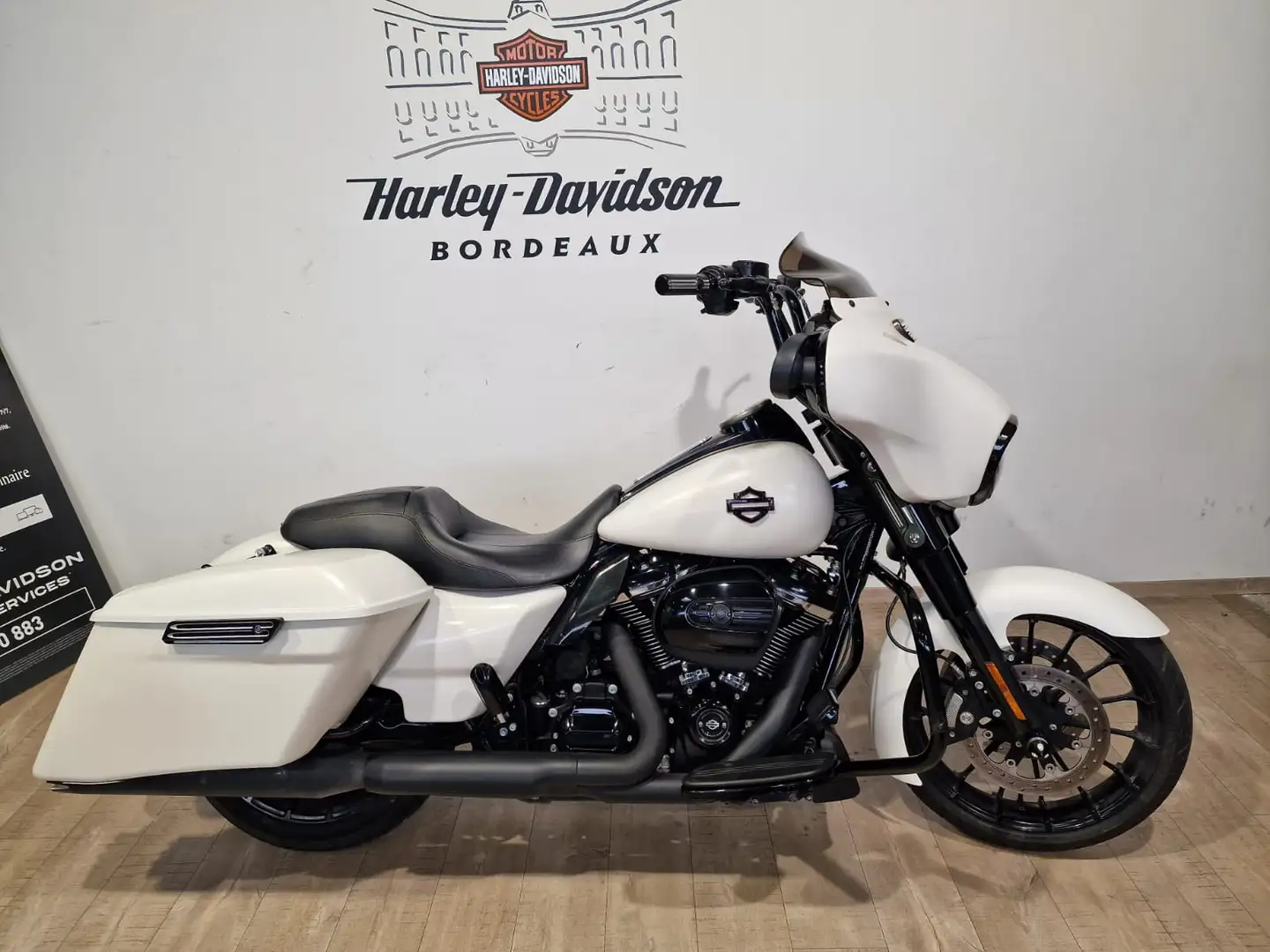 Harley-Davidson Street Glide Alb - 1