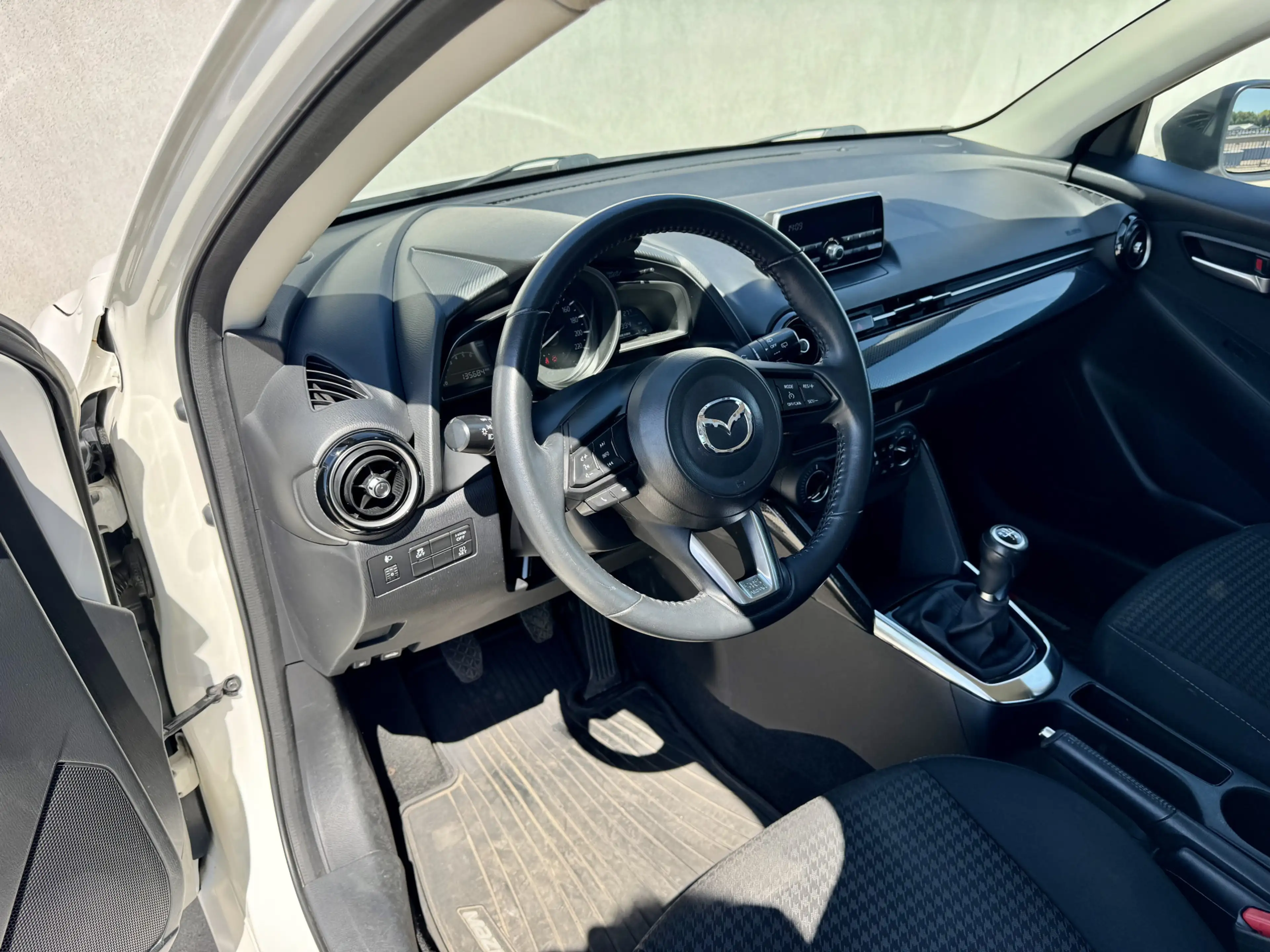 Mazda 2 1.5 Skyactiv-G S | Airco | — photo 3