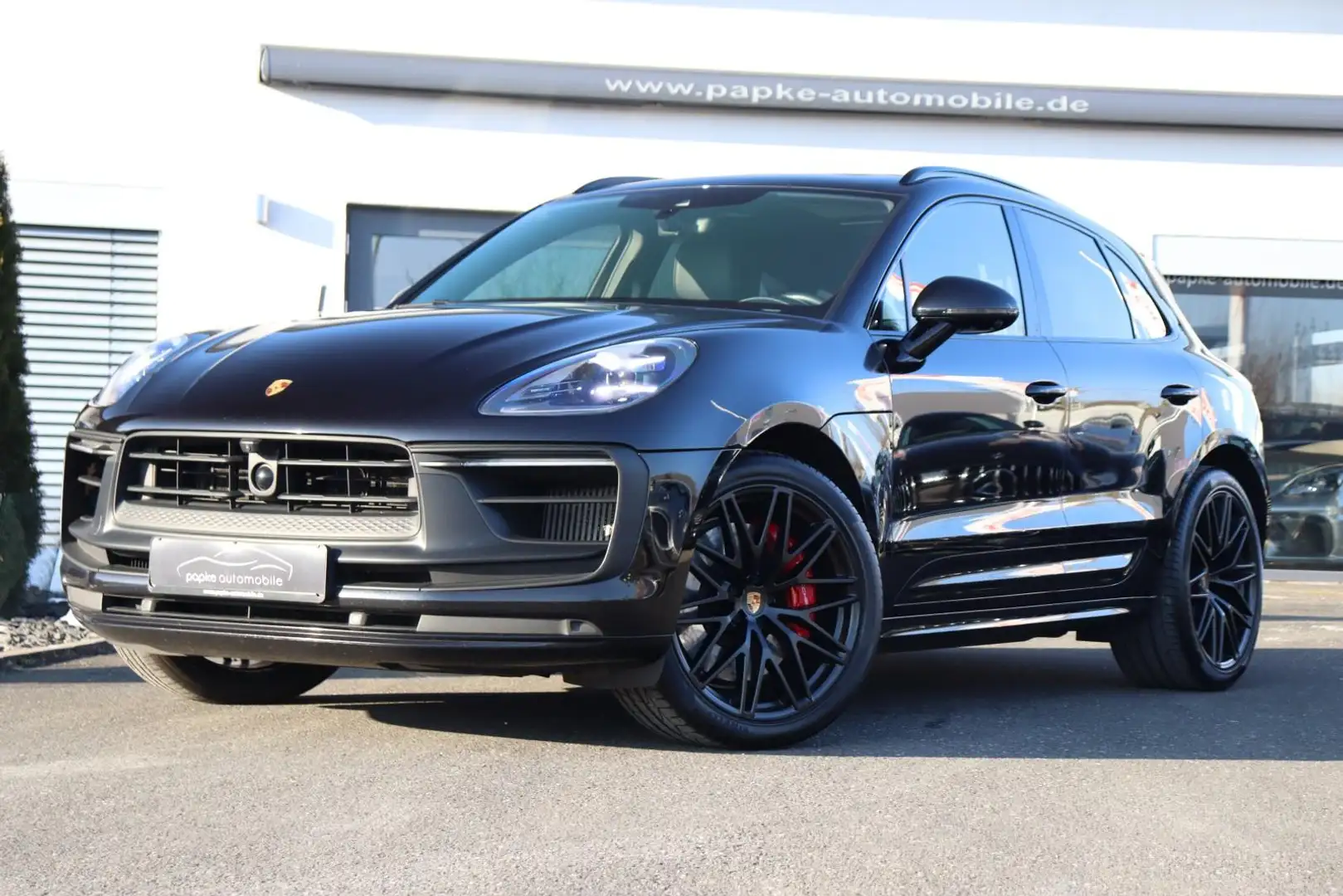 Porsche Macan GTS +BURMESTER+STANDHEIZ+CHRONO+PANO+LUFT+ Schwarz - 2