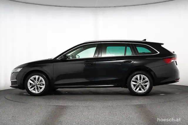 Skoda Octavia view 4