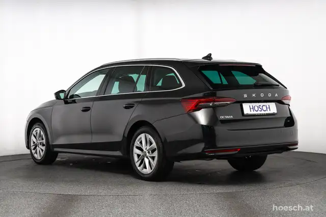 Skoda Octavia view 5