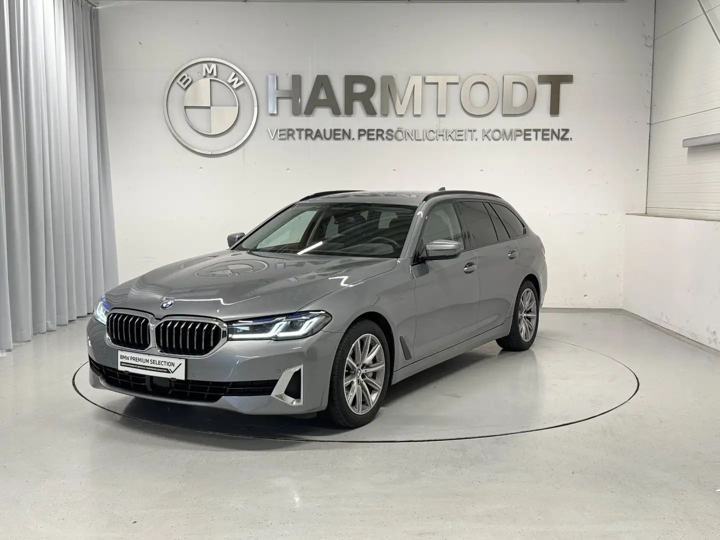 BMW 530 530d xDrive Grau - 2
