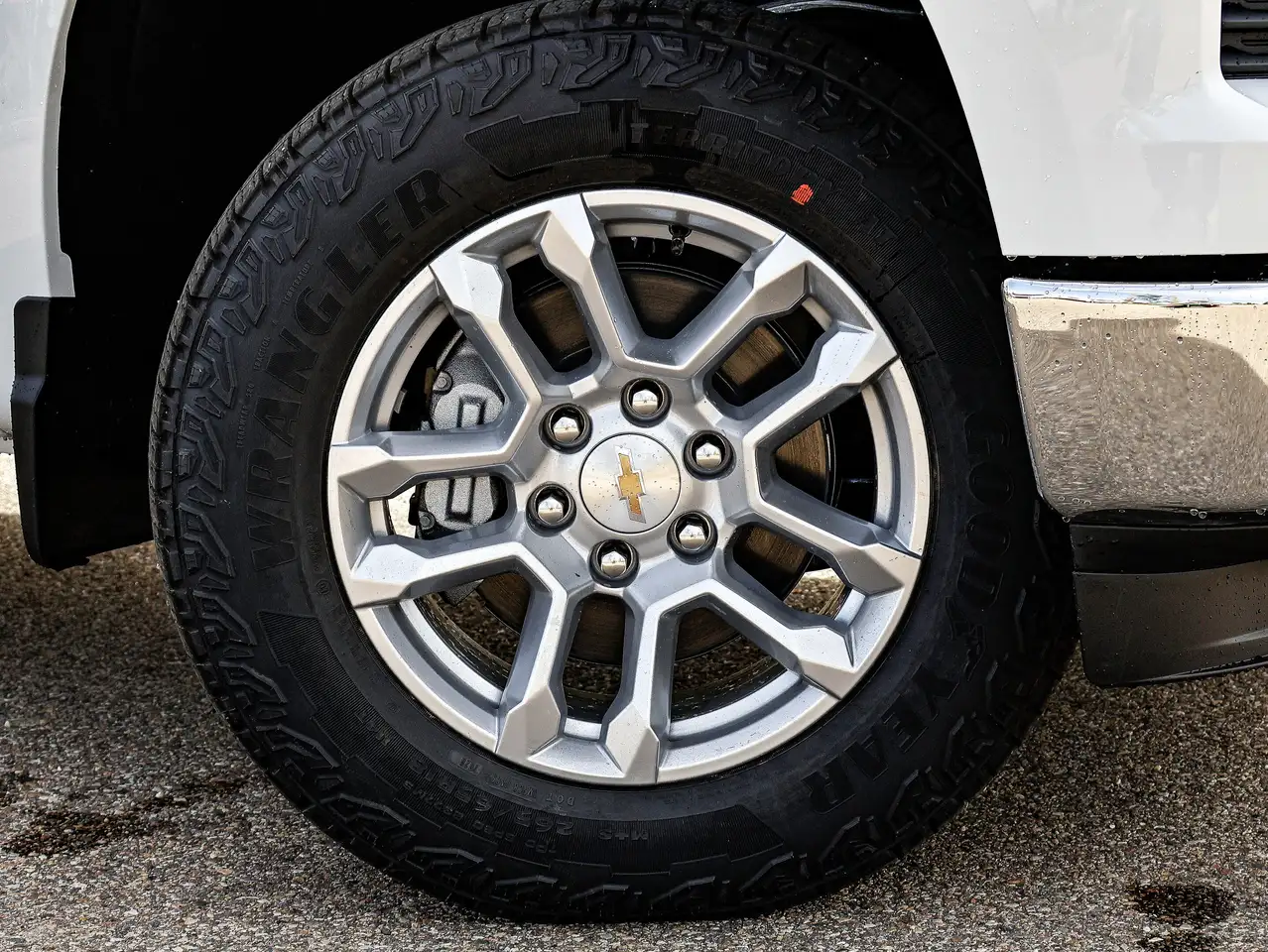 Chevrolet Silverado 1500 снимка Chevrolet Silverado 1500