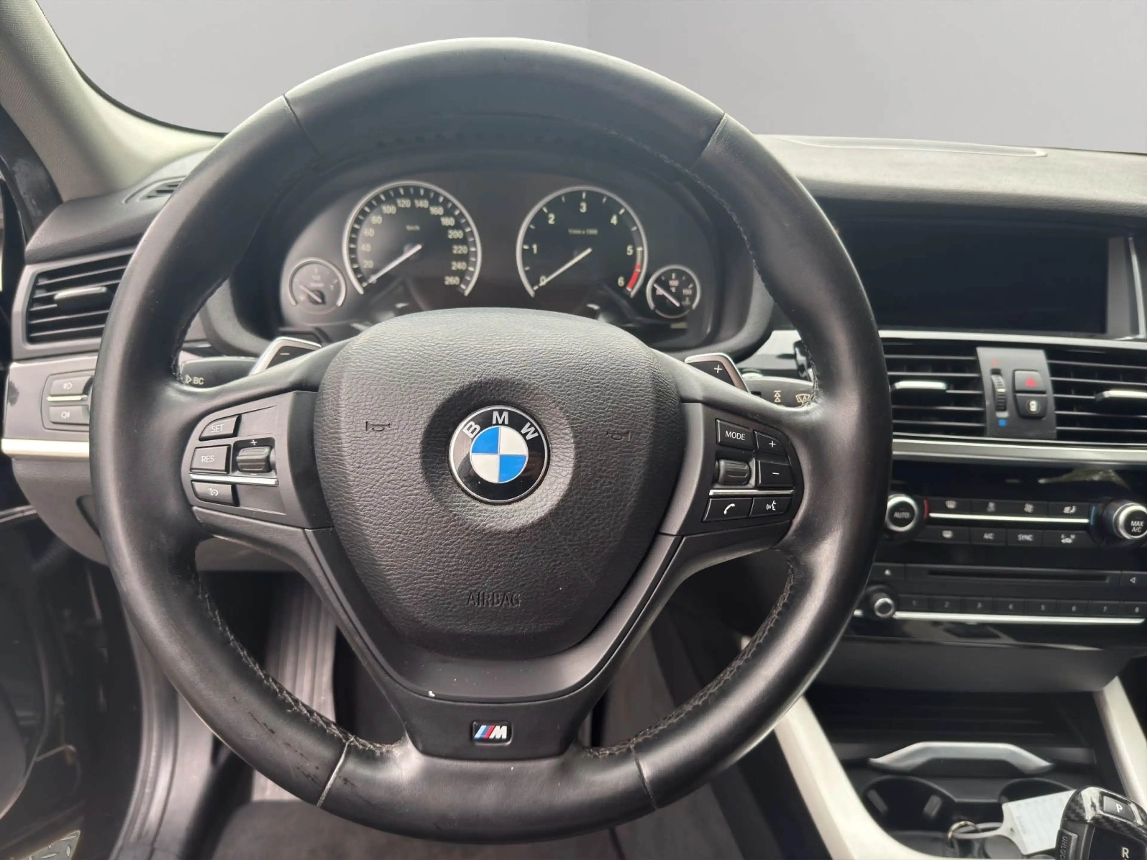 BMW X4 xDrive 20 d xLine Xenon M Lederlenk Navi Prof — photo 10