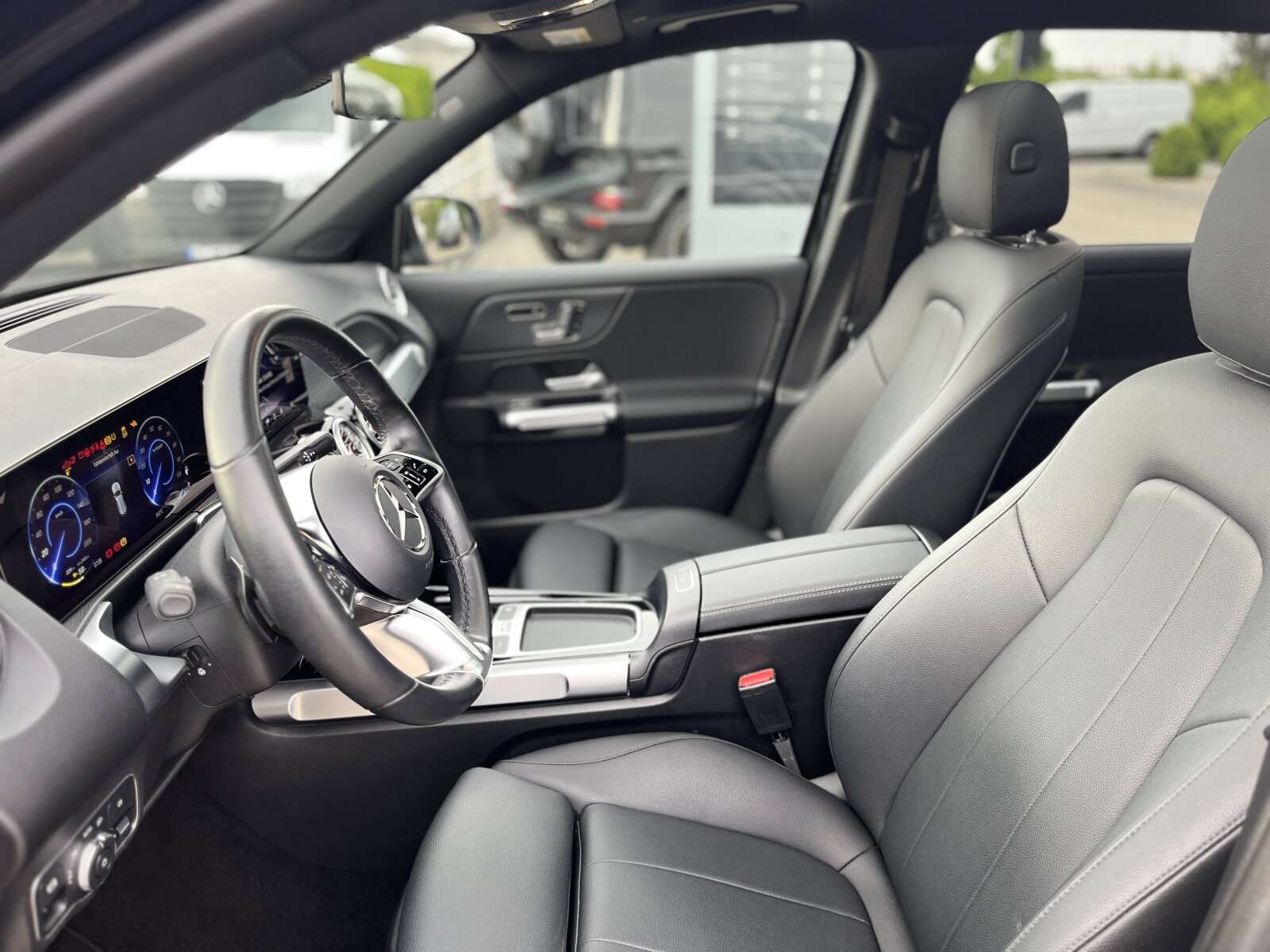 Mercedes-Benz EQB