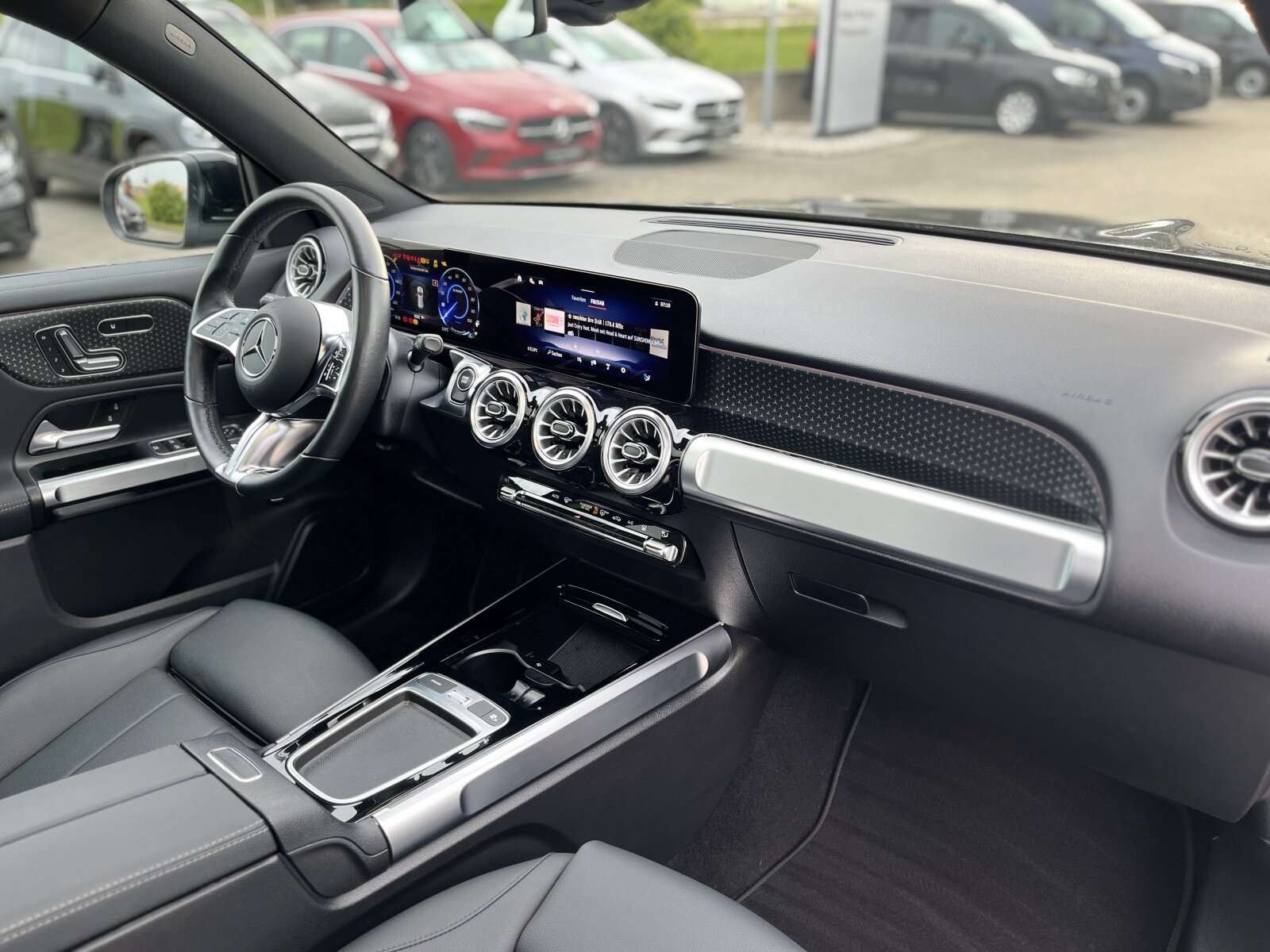 Mercedes-Benz EQB