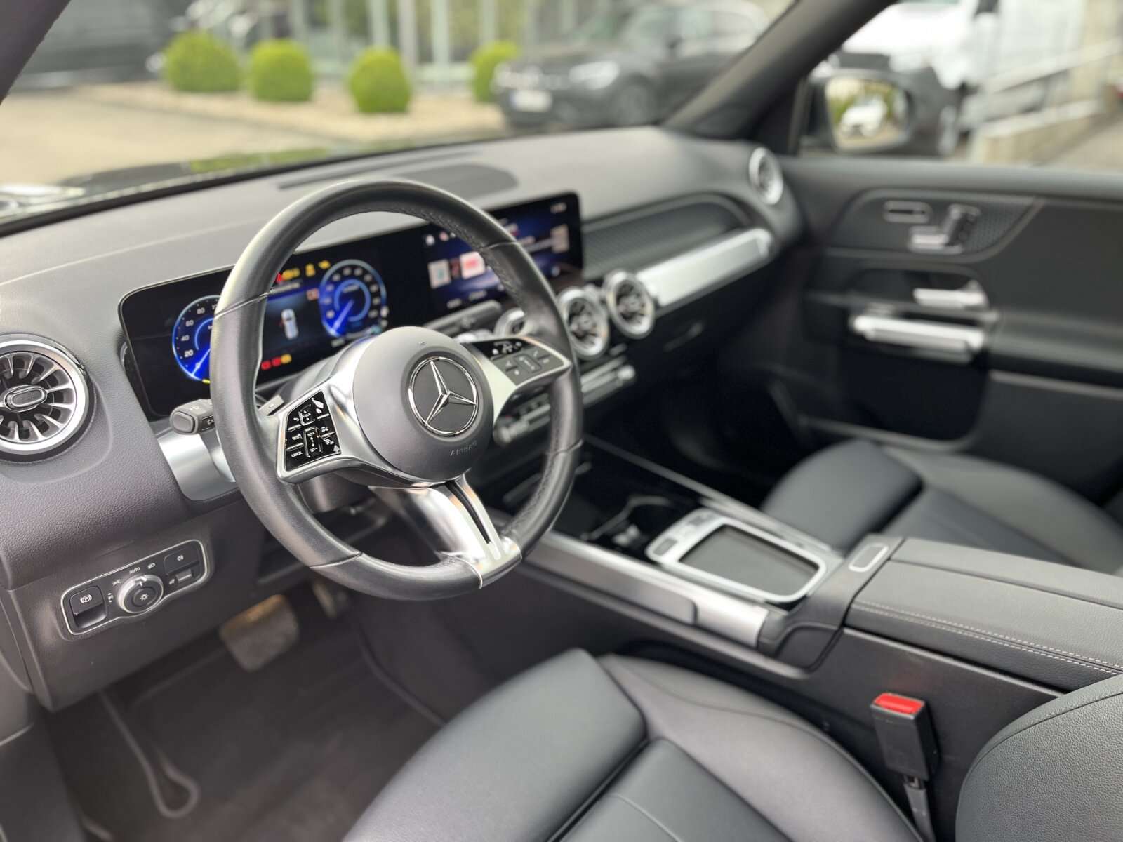 Mercedes-Benz EQB