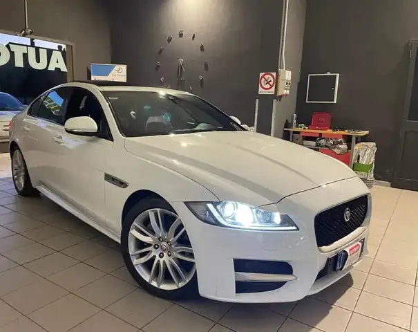 Jaguar XF XF II Berlina 2.0d Prestige 180cv auto