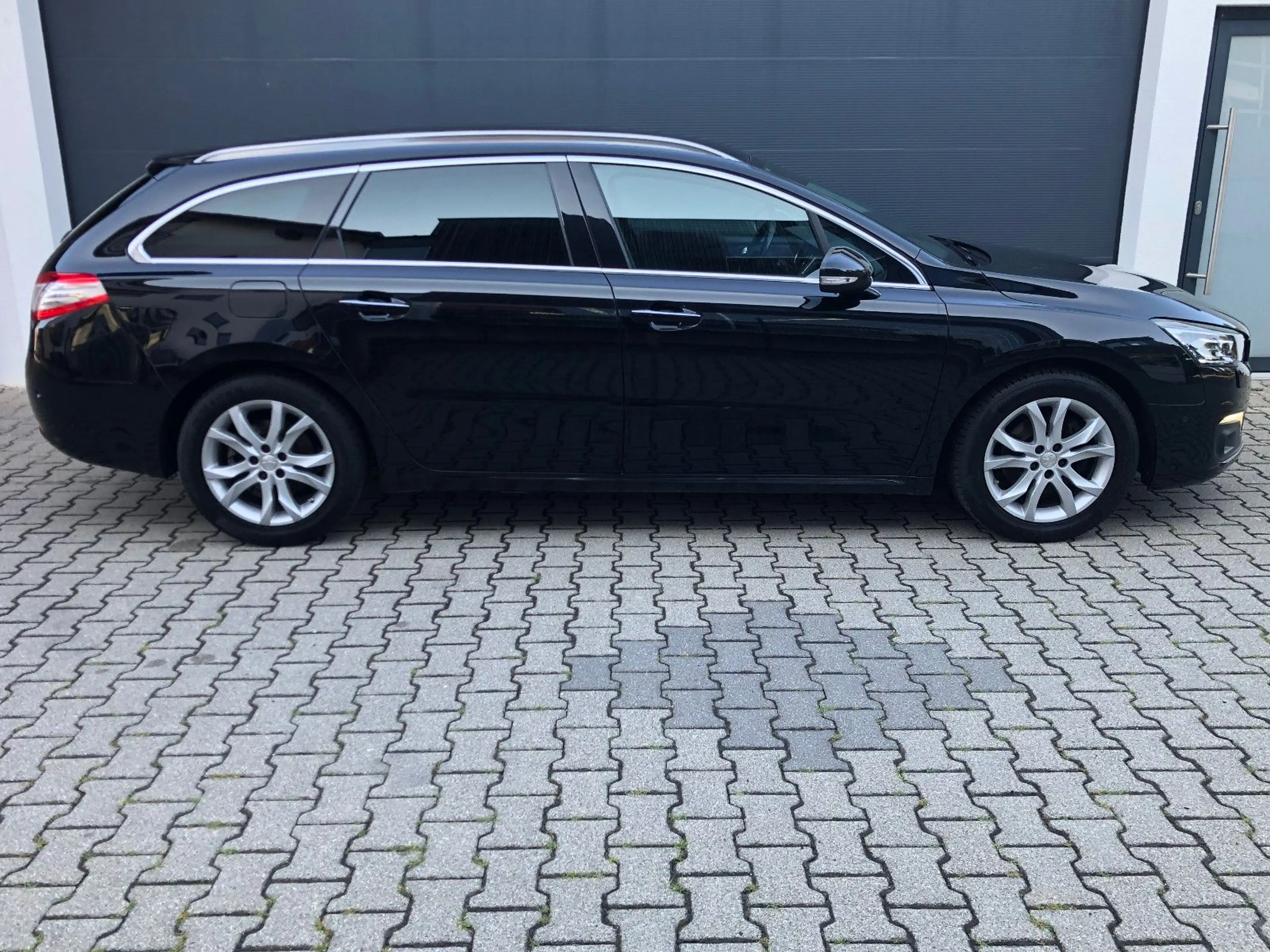 Peugeot 508 SW Allure LED Navi Keyless Pano Kamera AHK — photo 4