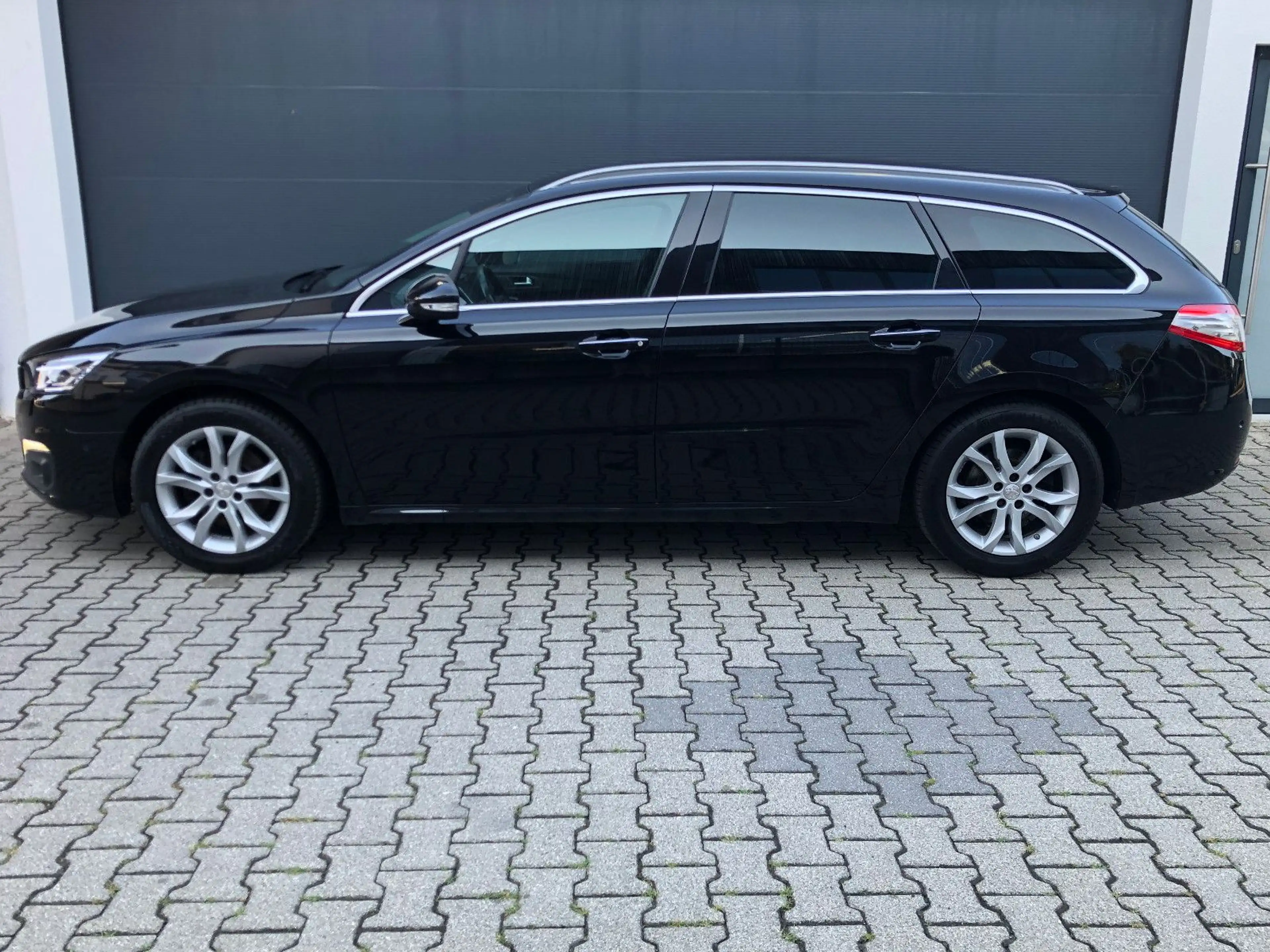 Peugeot 508 SW Allure LED Navi Keyless Pano Kamera AHK — photo 8