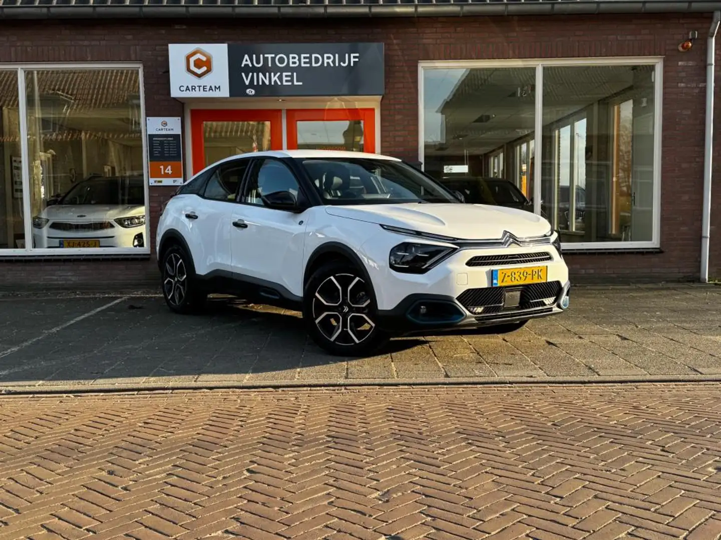 Citroen E-C4 Electric You 50 kWh *Carplay*Camera*Stoelver*parkassist* Wit - 2