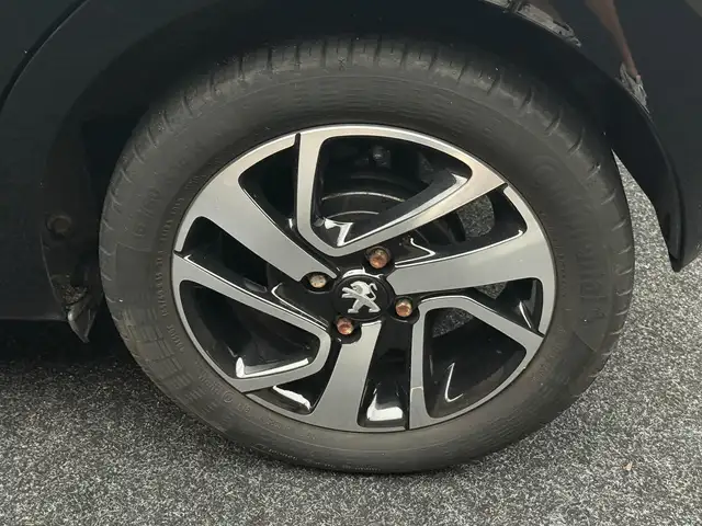 Peugeot 108 view 11