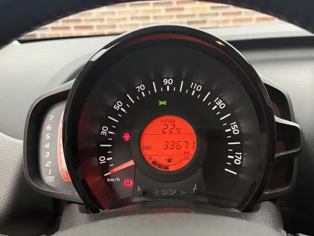 Peugeot 108 view 8