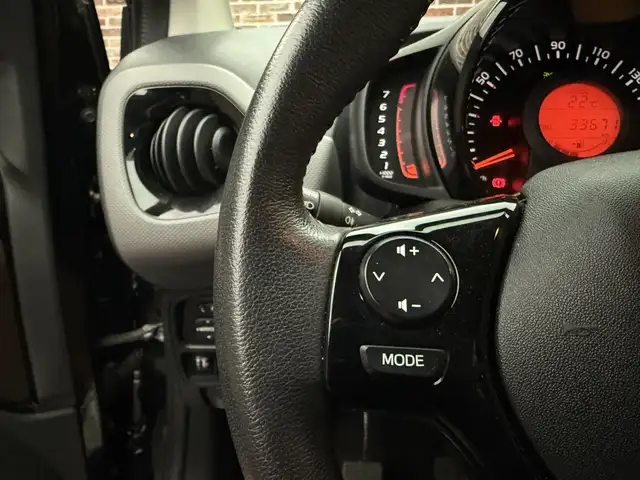 Peugeot 108 view 13