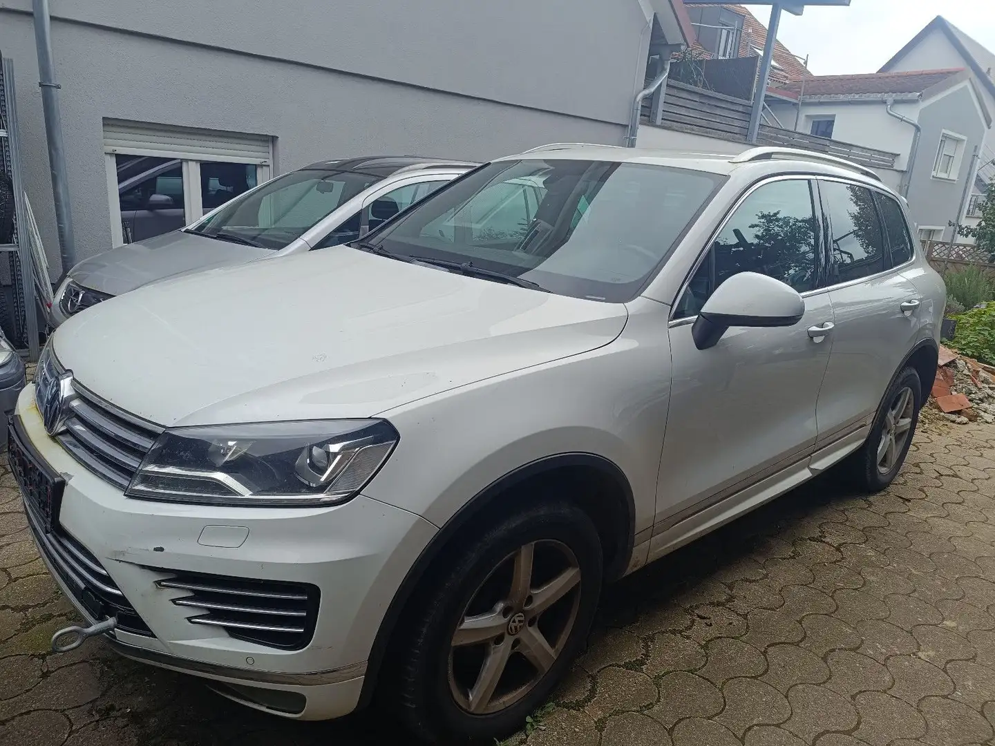 Volkswagen Touareg V6 3.0 TDI 4-Mot. R-Line EU 6 *401200 Weiß - 1